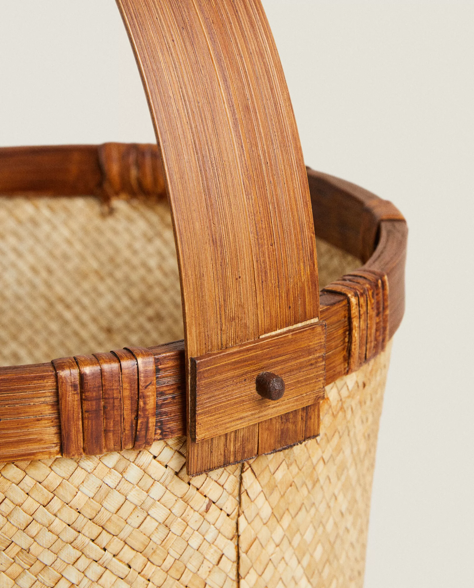 basket_with_handle_4-1.webp ZARA Home Basket With Handle Natural Colour Online