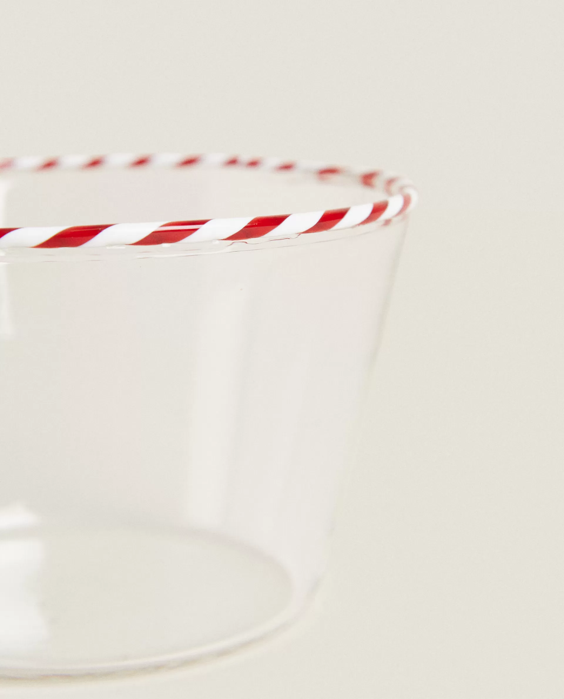 borosilicate_glass_bowl_with_a_candy_cane_trim_4-1.webp ZARA Home Borosilicate Glass Bowl With A Candy Cane Trim Red Cheap
