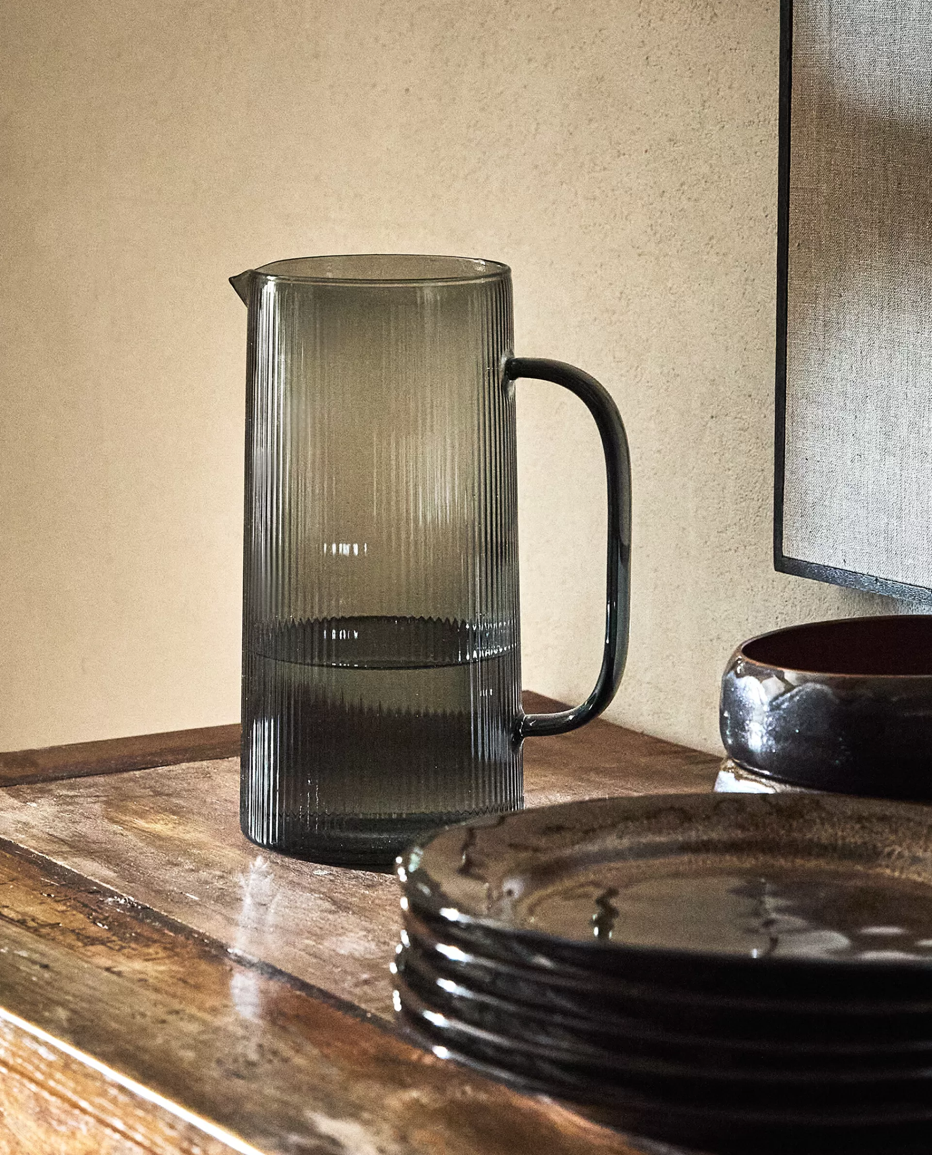 borosilicate_glass_pitcher_with_line_design_2-1.webp ZARA Home Borosilicate Glass Pitcher With Line Design Grey Flash Sale