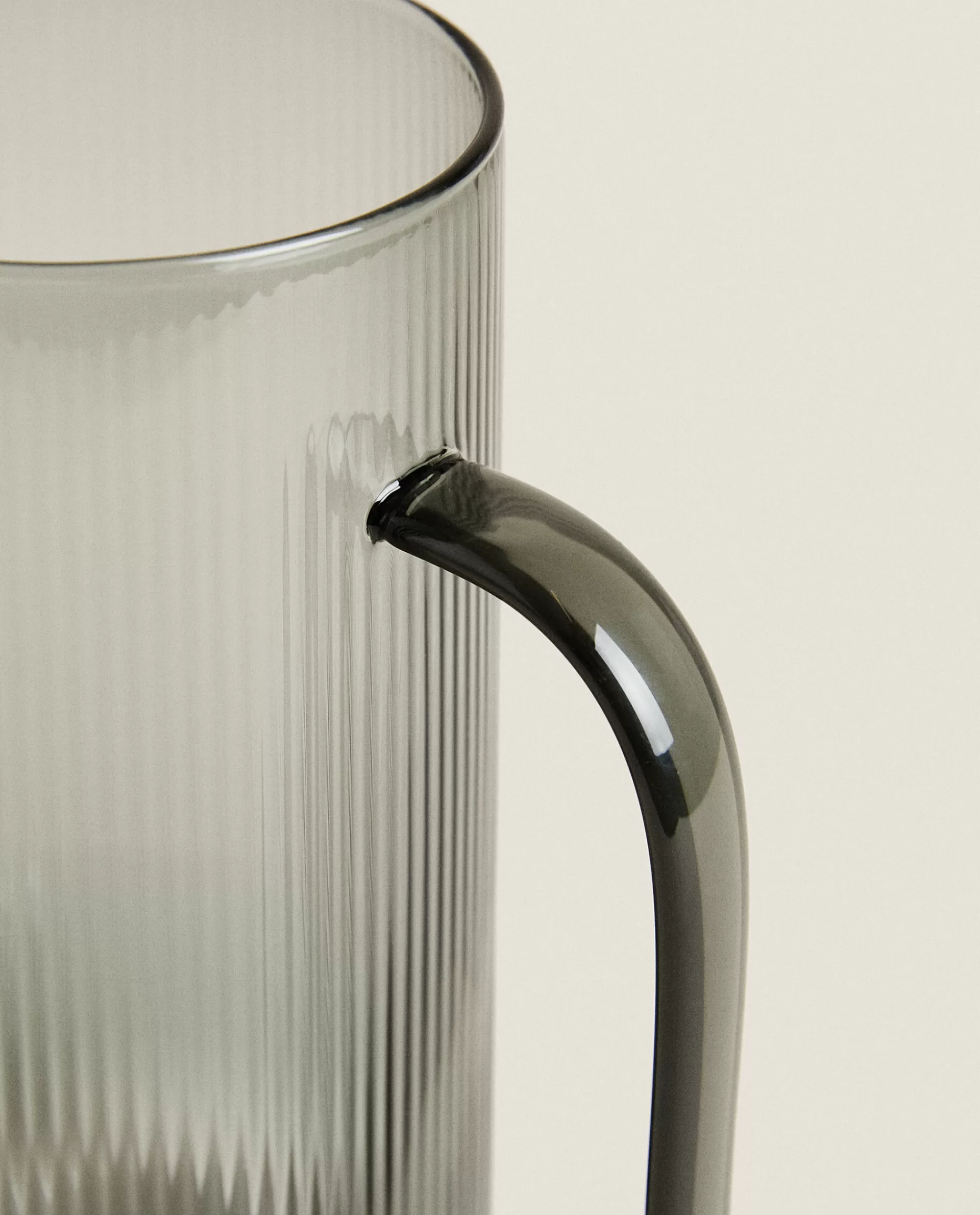 borosilicate_glass_pitcher_with_line_design_3-1.webp ZARA Home Borosilicate Glass Pitcher With Line Design Grey Flash Sale