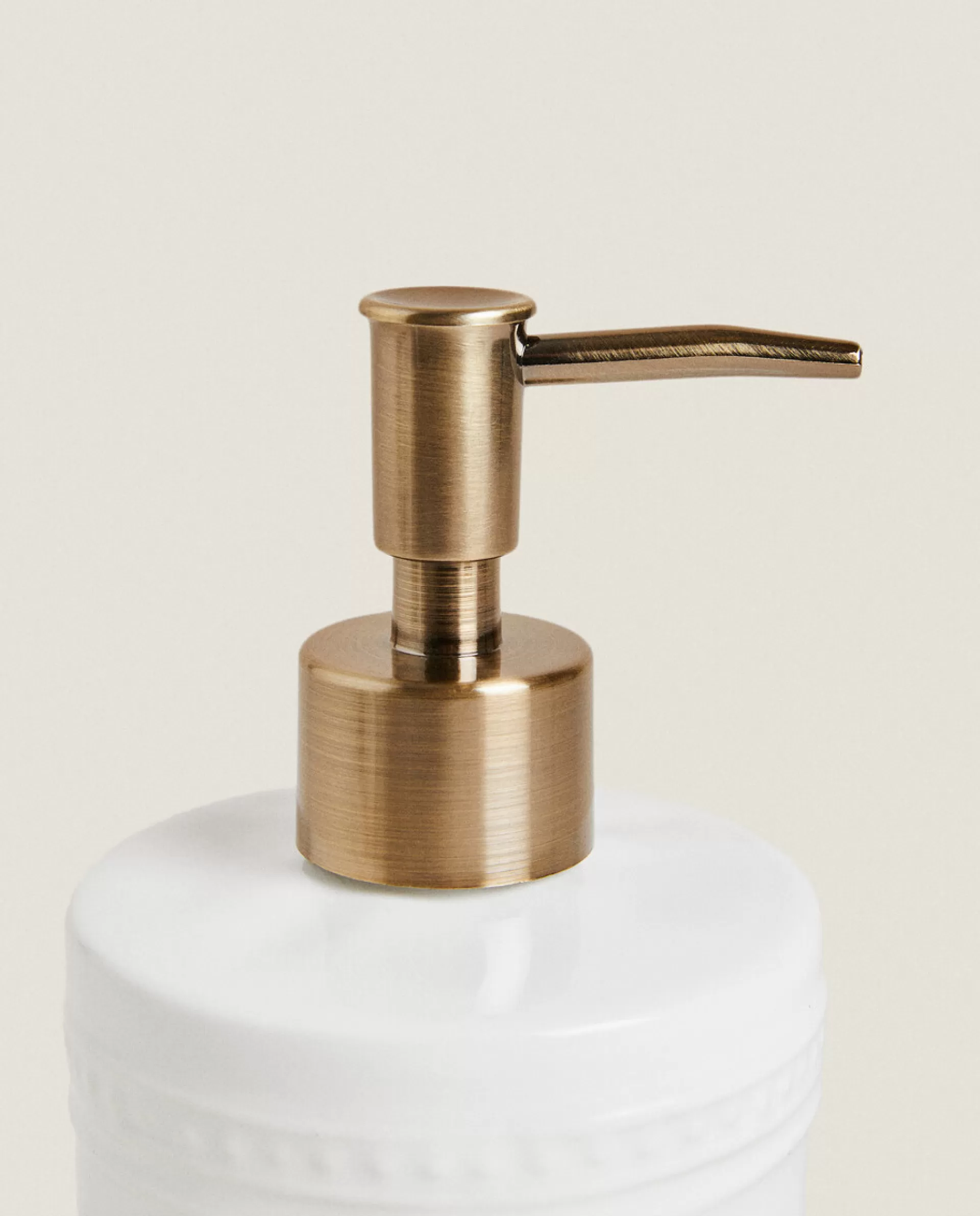 ZARA Home Ceramic Dispenser With A Raised Design White Store