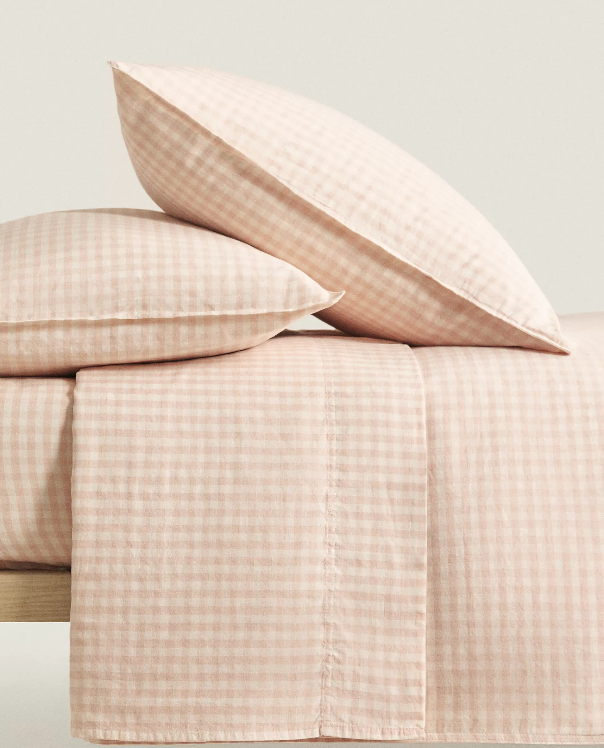 check_duvet_cover_3-7.webp ZARA Home Check Duvet Cover Pink Sale