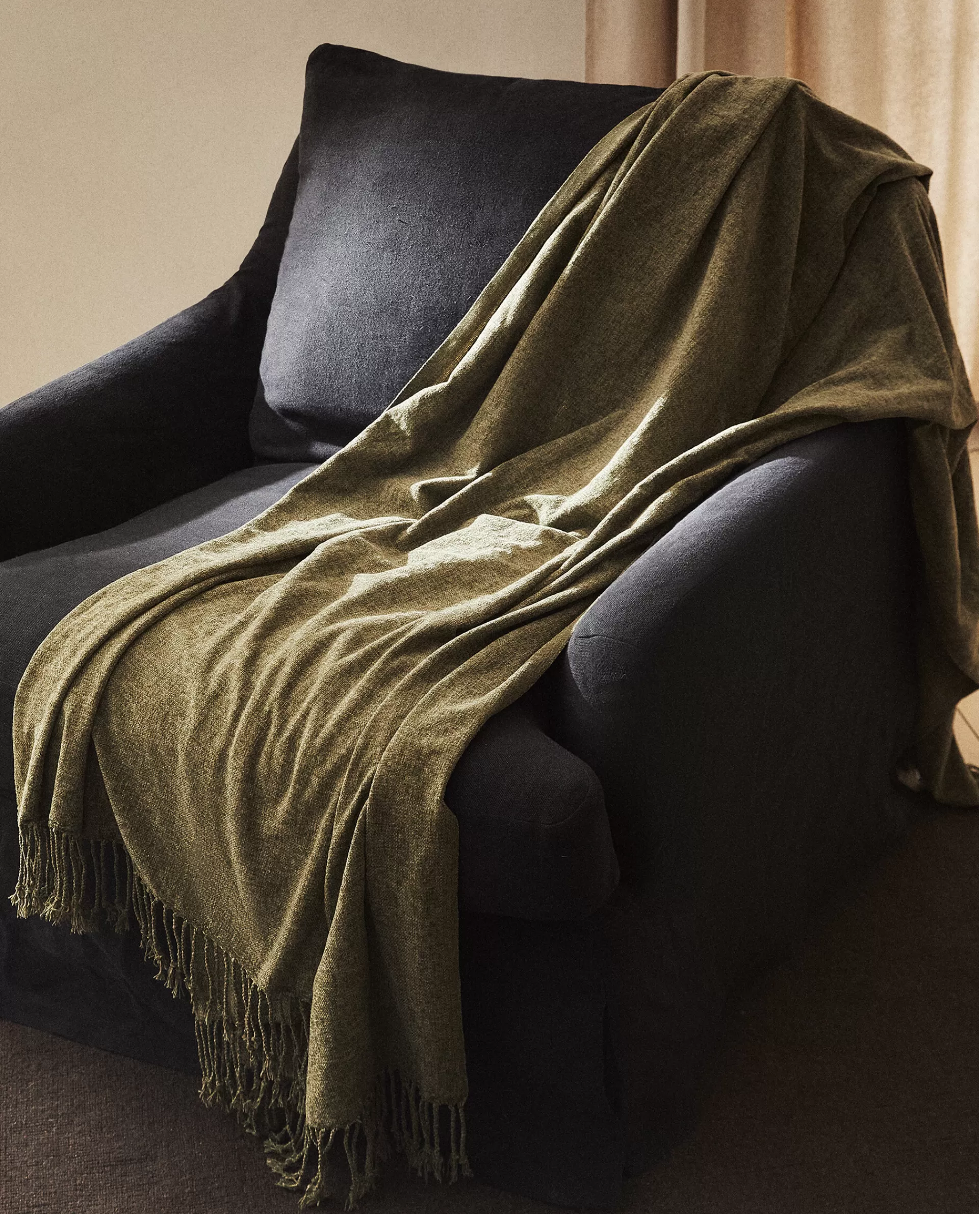 chenille_blanket_2-9.webp ZARA Home Chenille Blanket Moss Green Shop