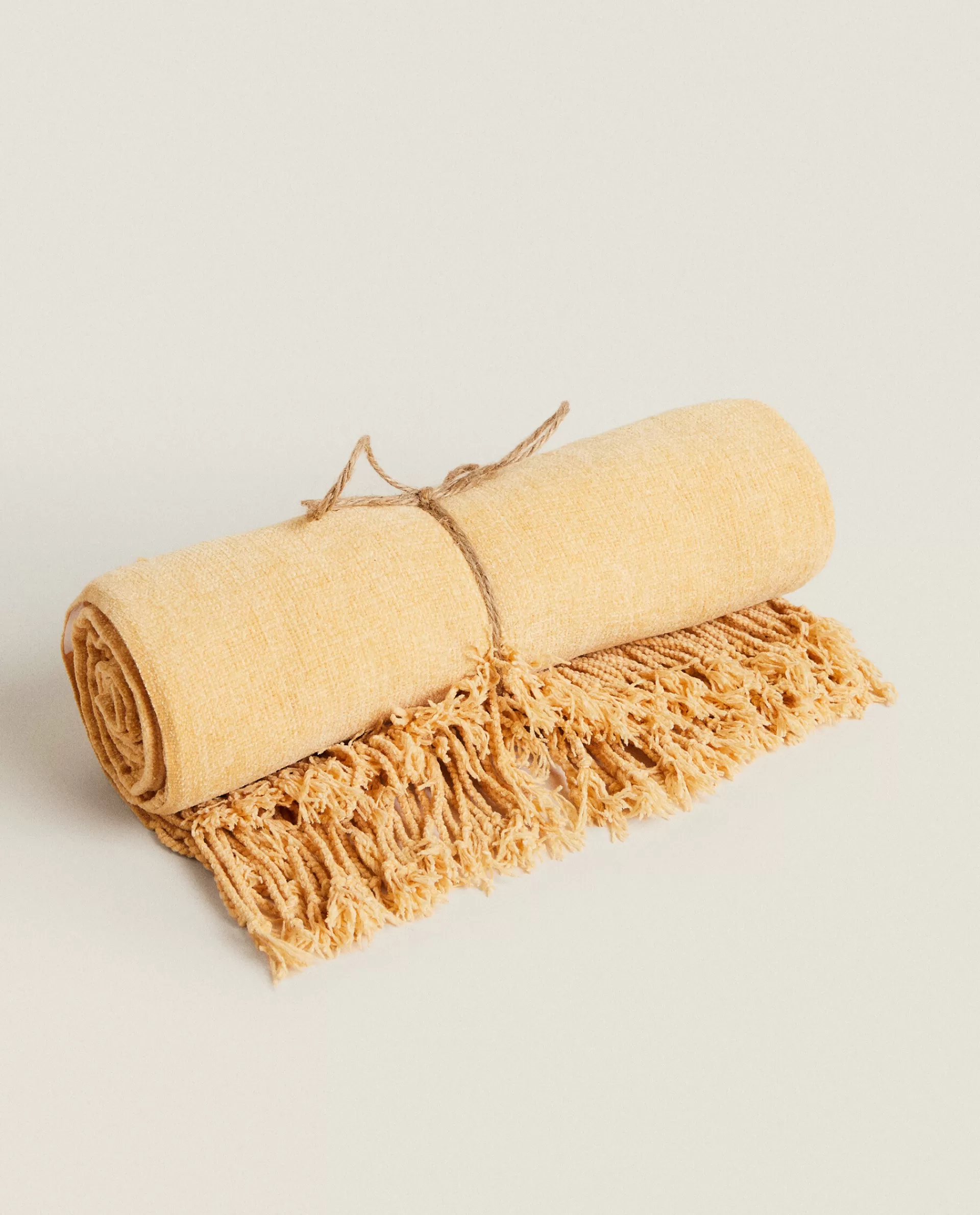 chenille_blanket_5-7.webp ZARA Home Chenille Blanket Yellow Sale