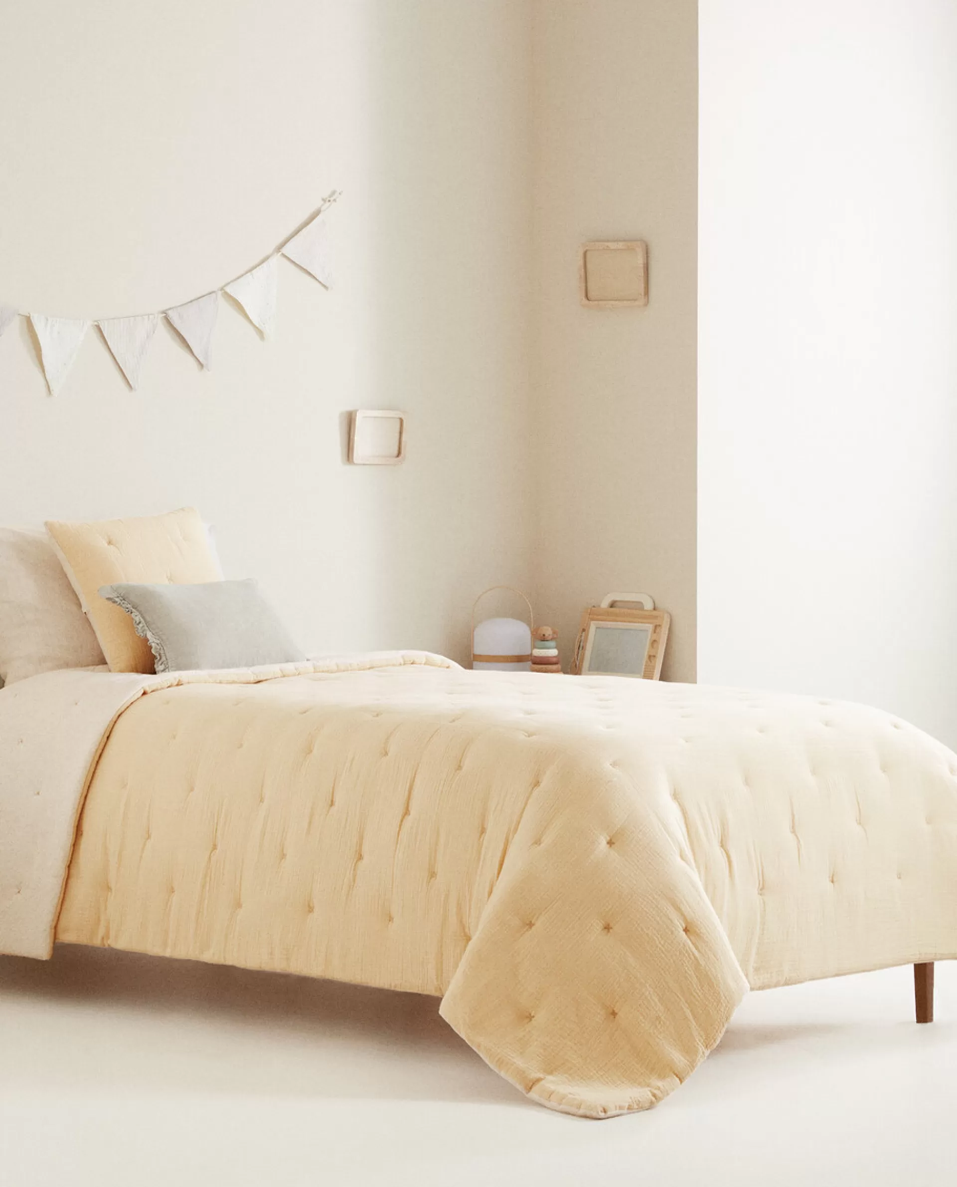 ZARA Home Chiffon And Cotton Jersey Quilt Yellow New