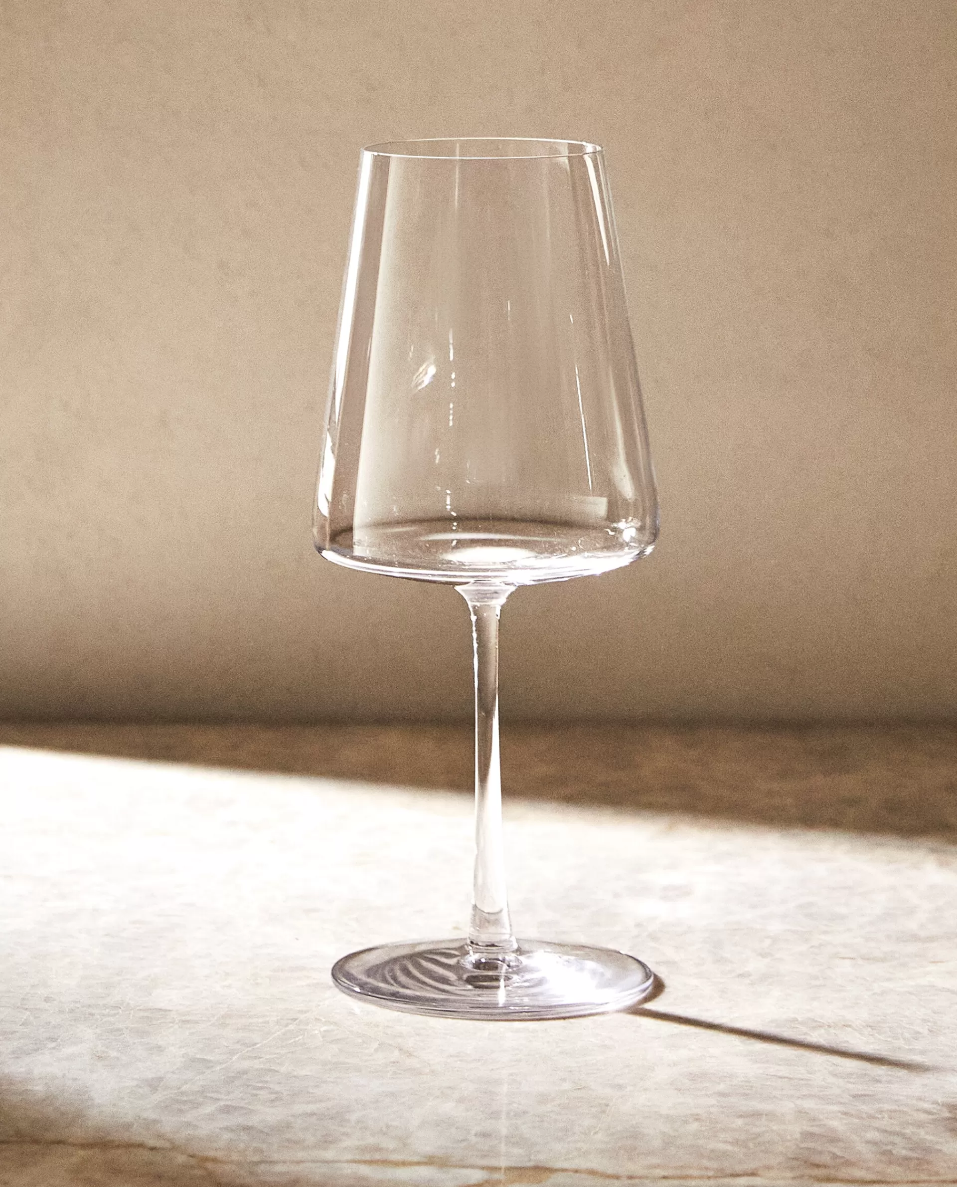 conical_crystalline_wine_glass_2-1.webp ZARA Home Conical Crystalline Wine Glass Transparent Hot