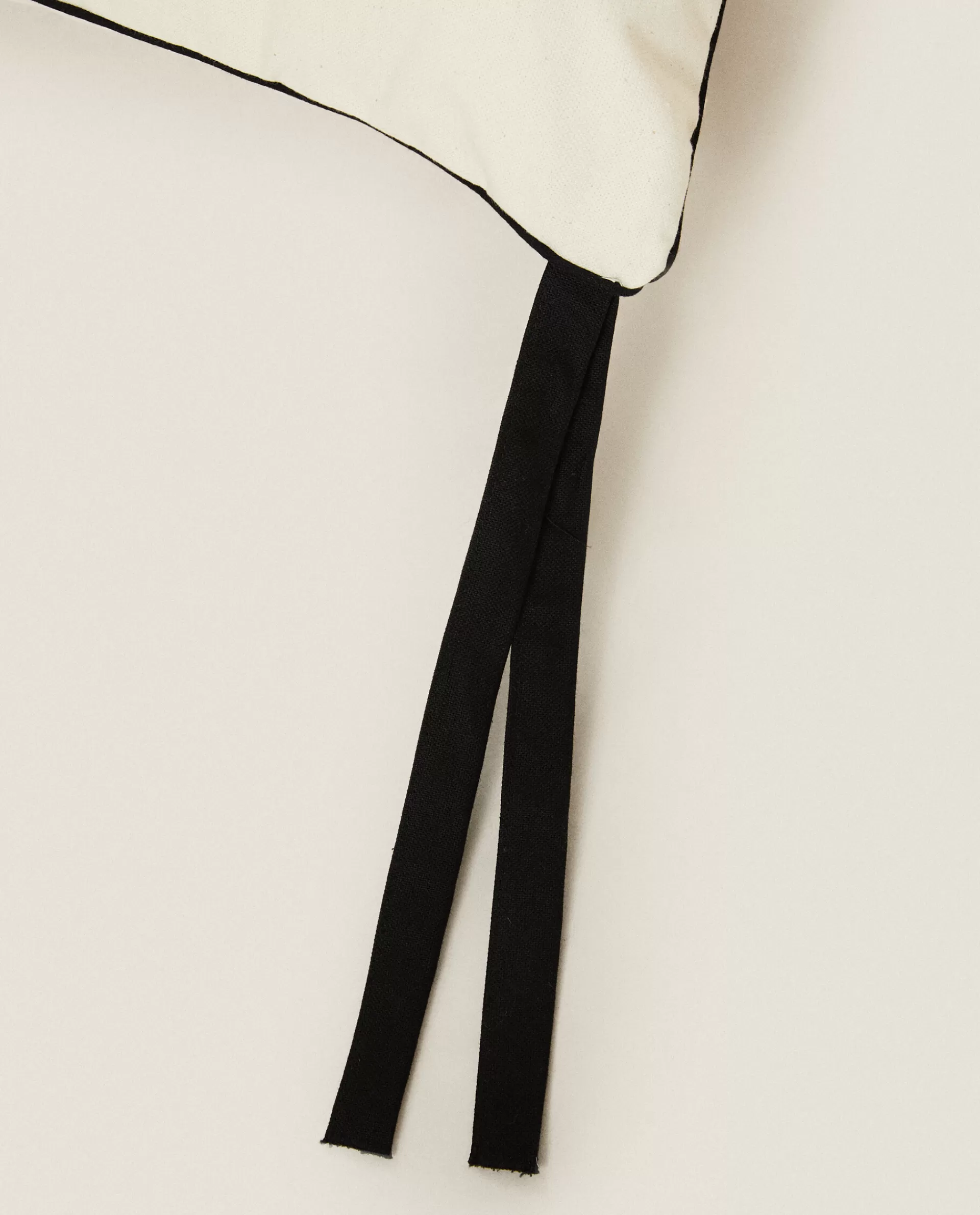 cotton_back_cushion_with_piping_2-3.webp ZARA Home Cotton Back Cushion With Piping Oyster White Store