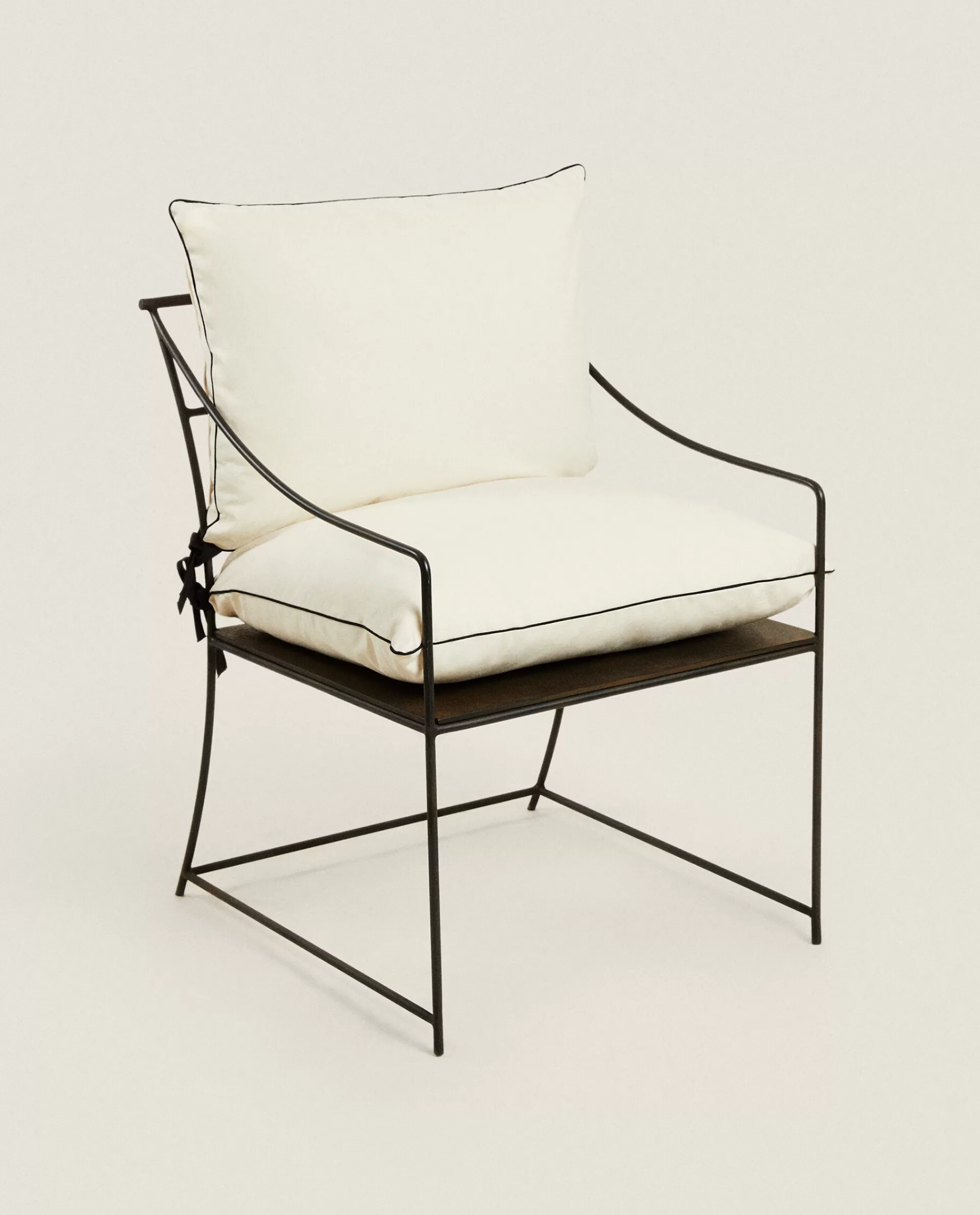 cotton_back_cushion_with_piping_4-3.webp ZARA Home Cotton Back Cushion With Piping Oyster White Store