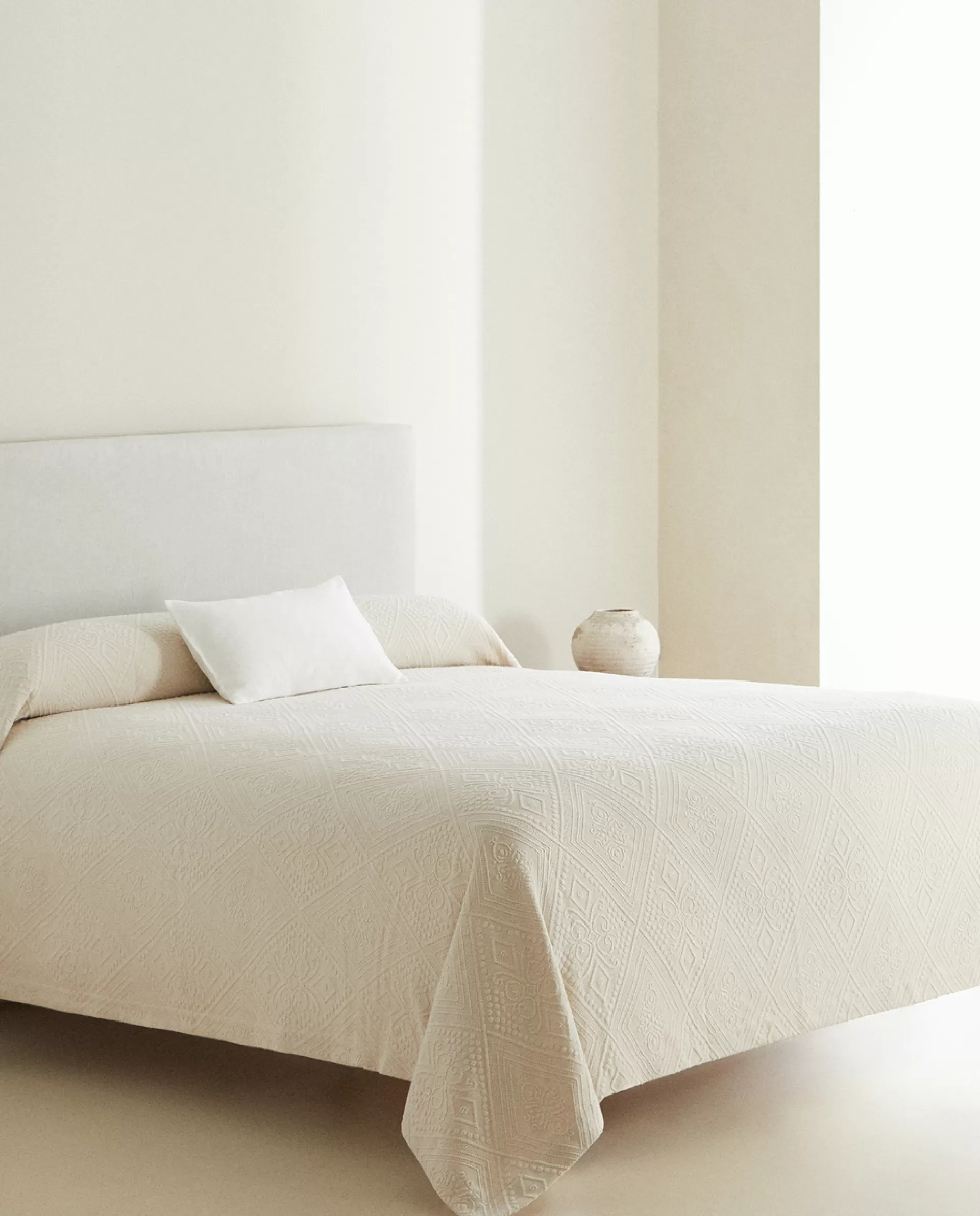ZARA Home Cotton Bedspread With Geometric Design Beige Hot