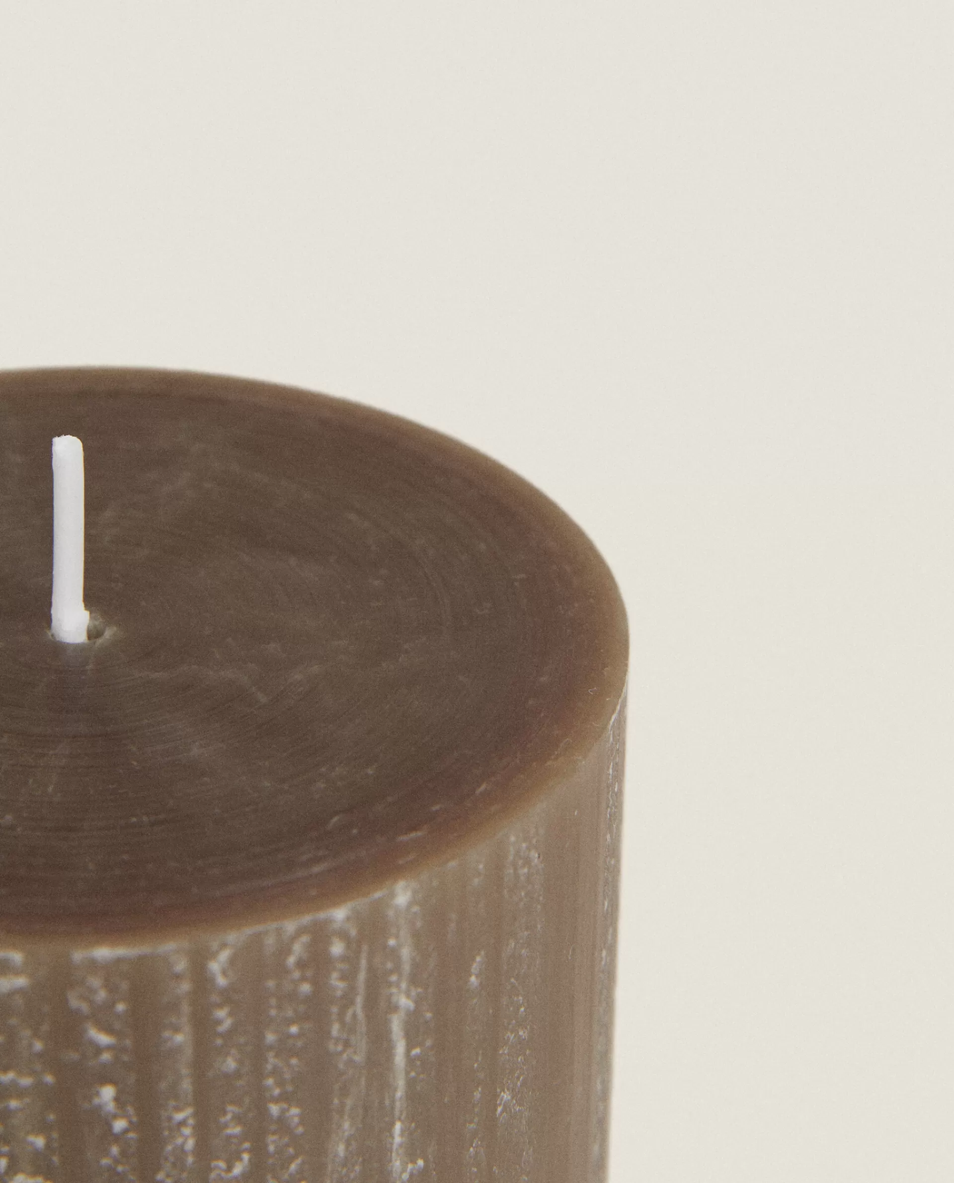 cylindrical_candle_4-7.webp ZARA Home Cylindrical Candle Grey Fashion