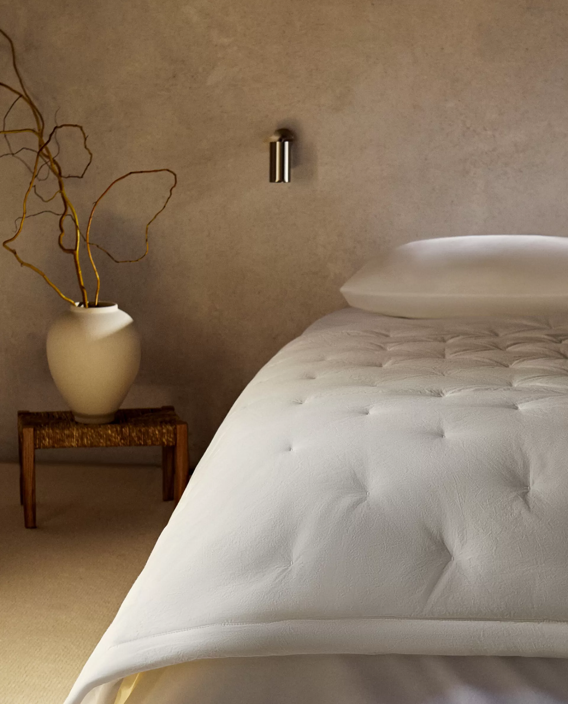 dotted_quilt_2-5.webp ZARA Home Dotted Quilt Grey Online