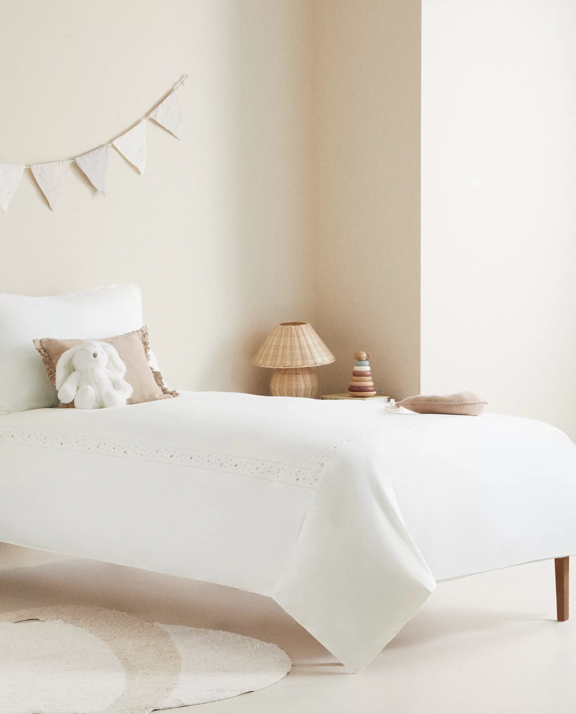 embroidered_moons_and_stars_flat_sheet_3-1.webp ZARA Home Embroidered Moons And Stars Flat Sheet Taupe Clearance