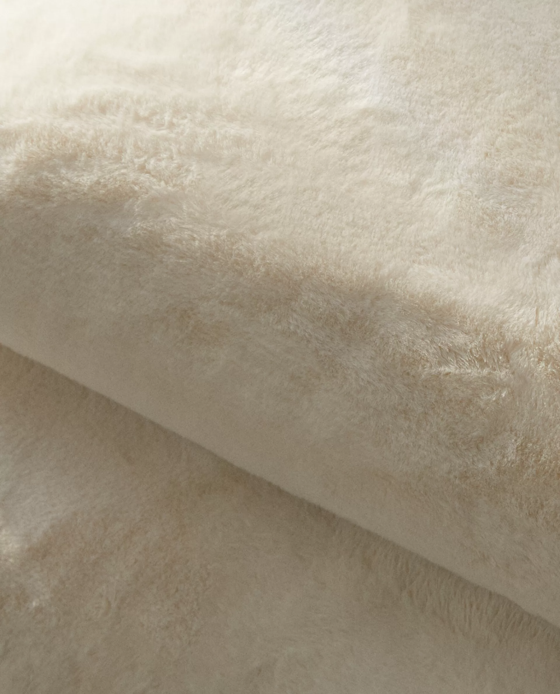faux_fur_blanket_2-10.webp ZARA Home Faux Fur Blanket Cream Discount