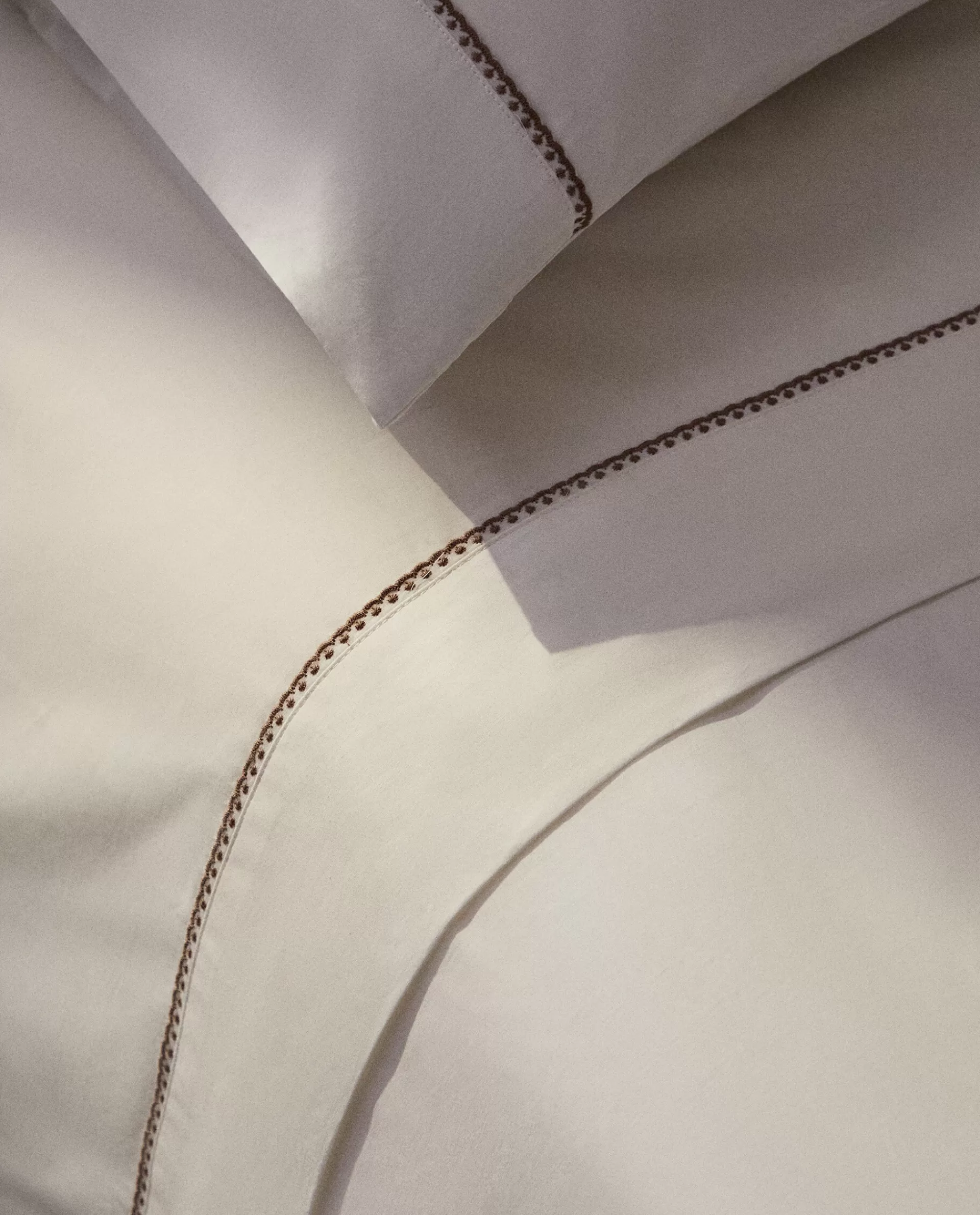 flat_sheet_with_topstitching_2-1.webp ZARA Home Flat Sheet With Topstitching Oyster White New