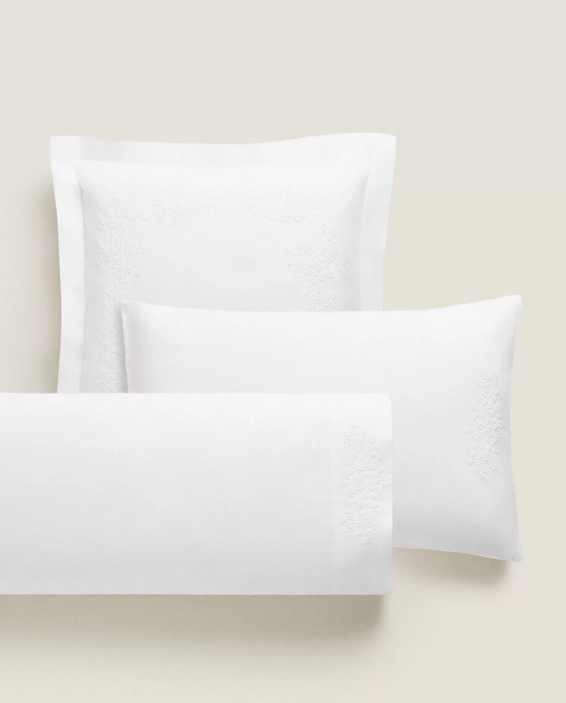 ZARA Home Floral Embroidery Pillowcase White Hot