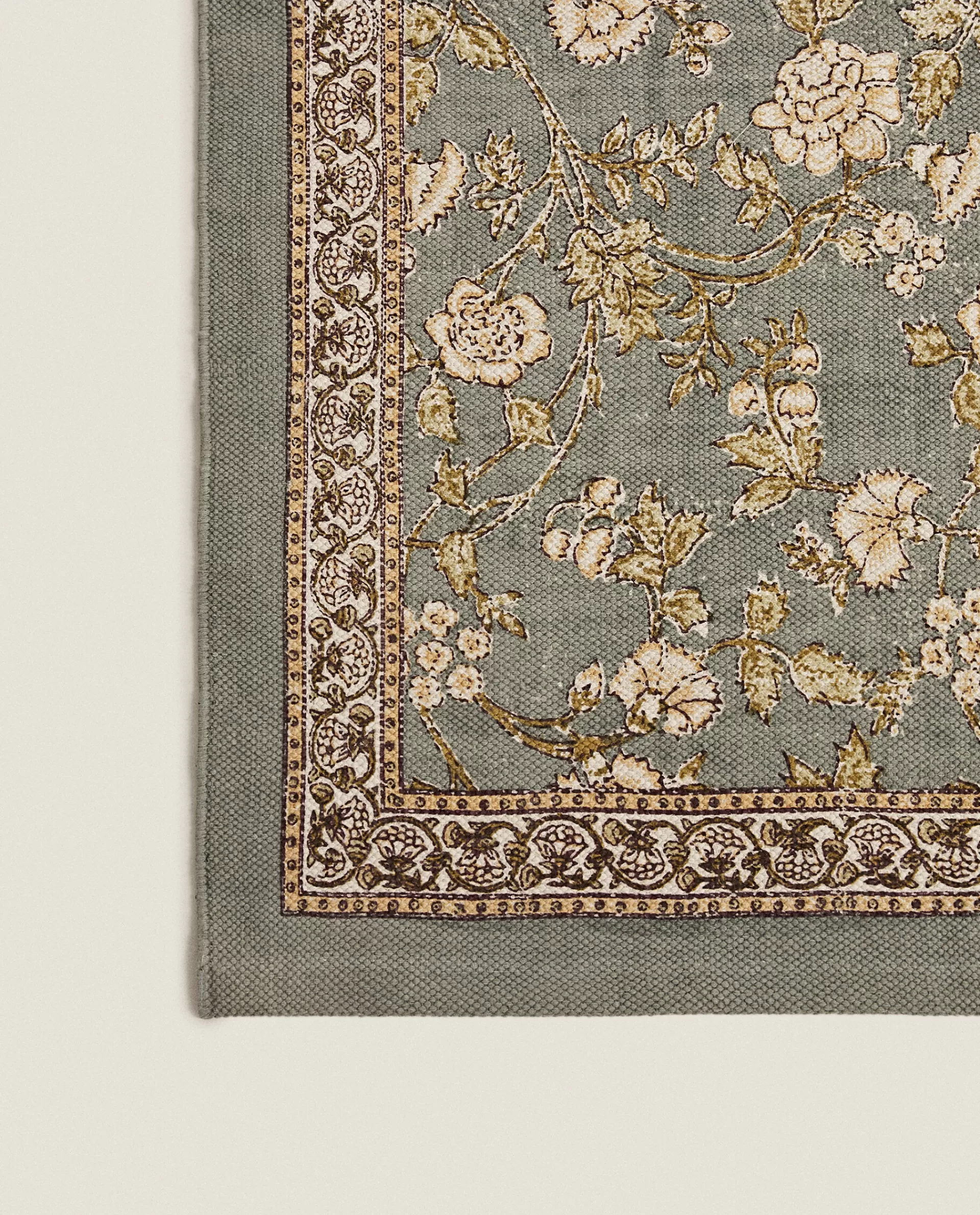 floral_print_block_rug_2-3.webp ZARA Home Floral Print Block Rug Multicolored Best Sale