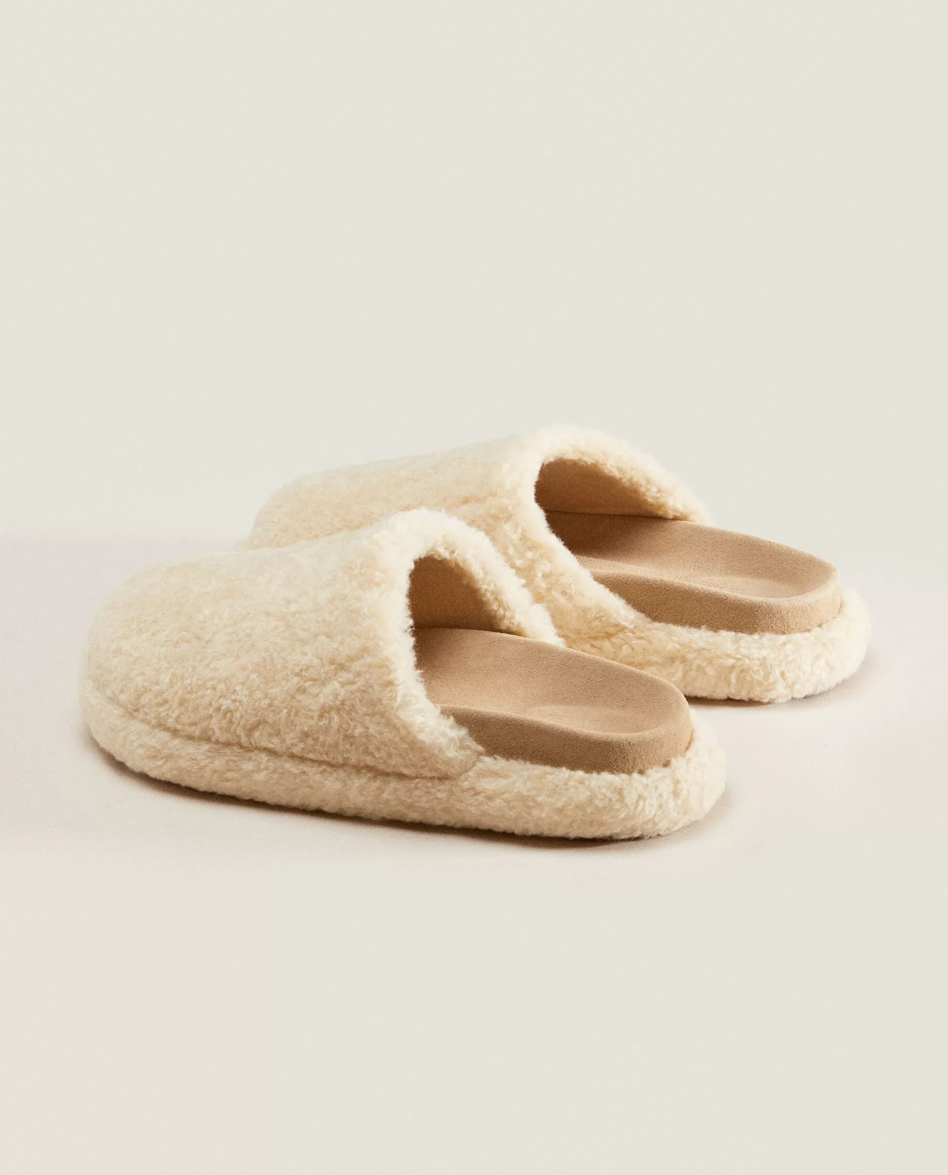 fuzzy_mule_clog_slippers_4-1.webp ZARA Home Fuzzy Mule Clog Slippers Ecru Fashion