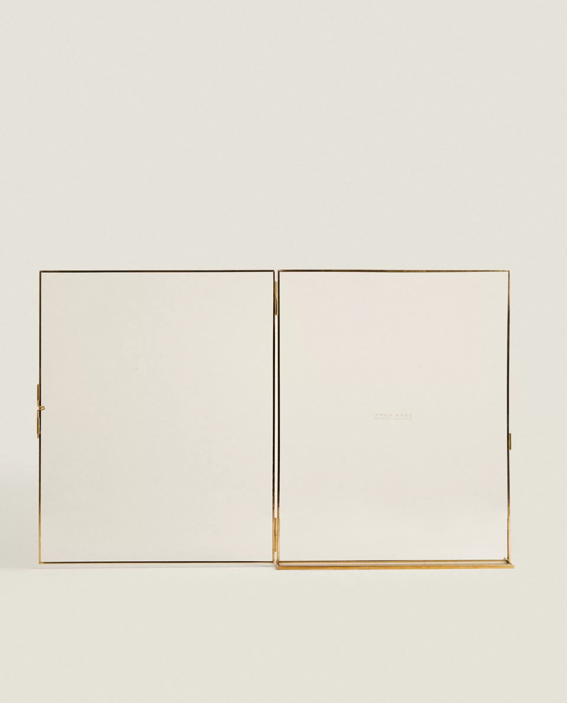 gold_frame_4-3.webp ZARA Home Gold Frame Golden Store