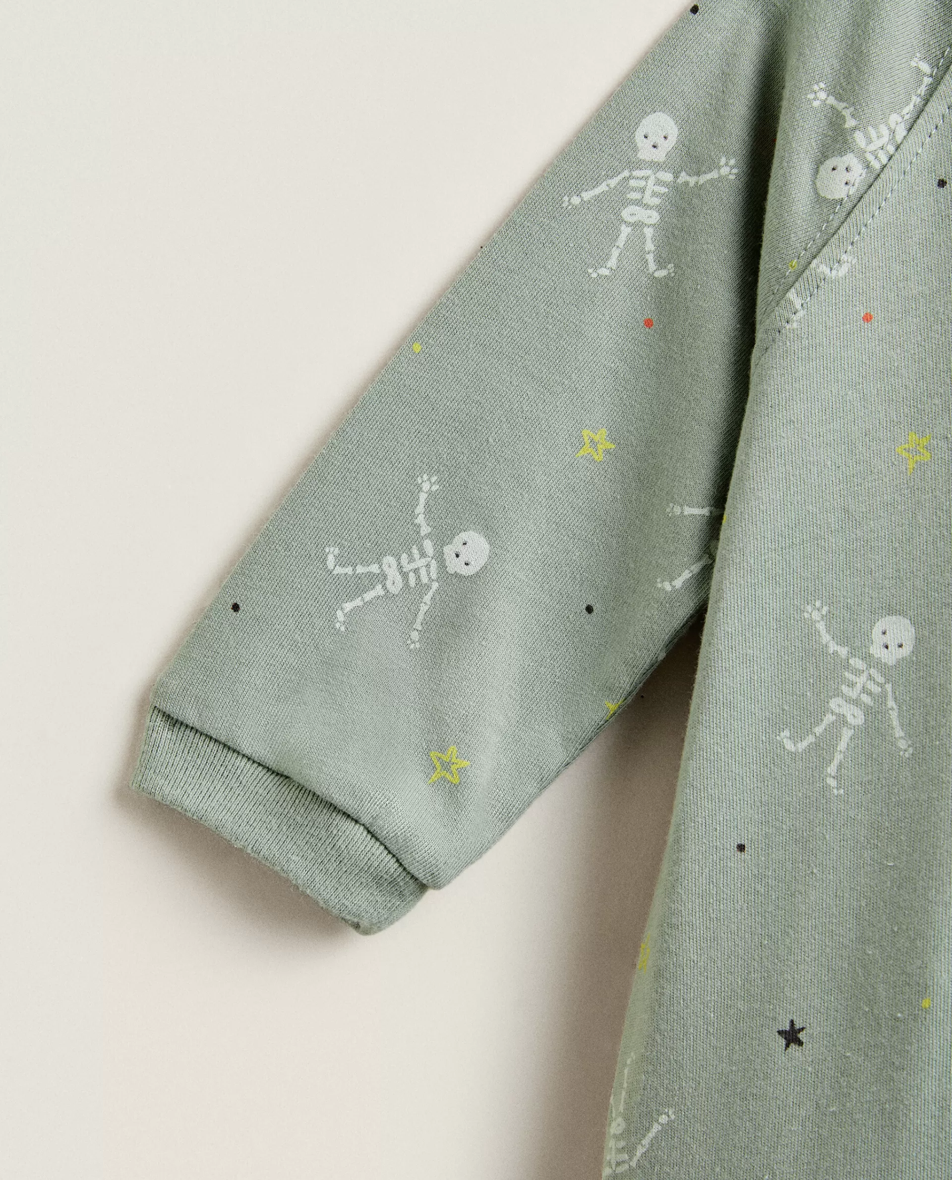 halloween_baby_romper_with_skeletons_3-1.webp ZARA Home Halloween Baby Romper With Skeletons Green Fashion