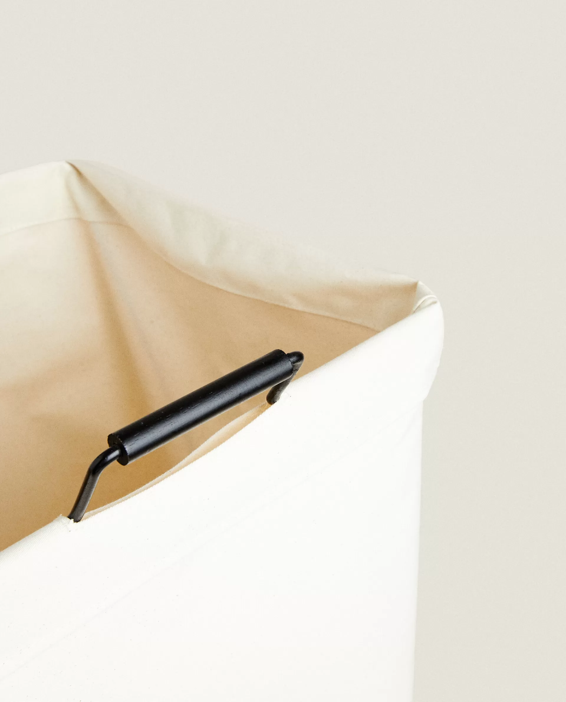 individual_foldable_laundry_basket_3-1.webp ZARA Home Individual Foldable Laundry Basket Ecru/Black Clearance