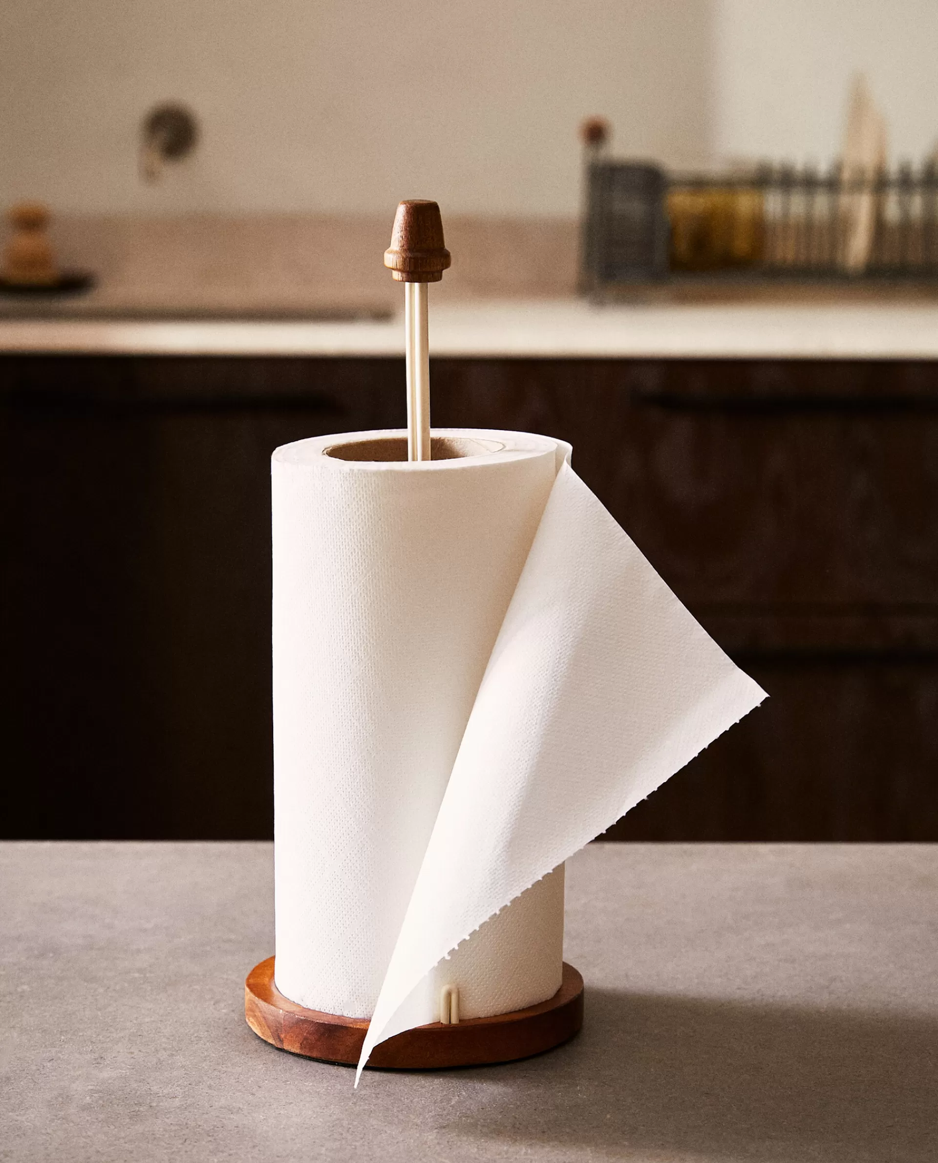 iron_and_wood_paper_towel_holder_2-1.webp ZARA Home Iron And Wood Paper Towel Holder Cream New