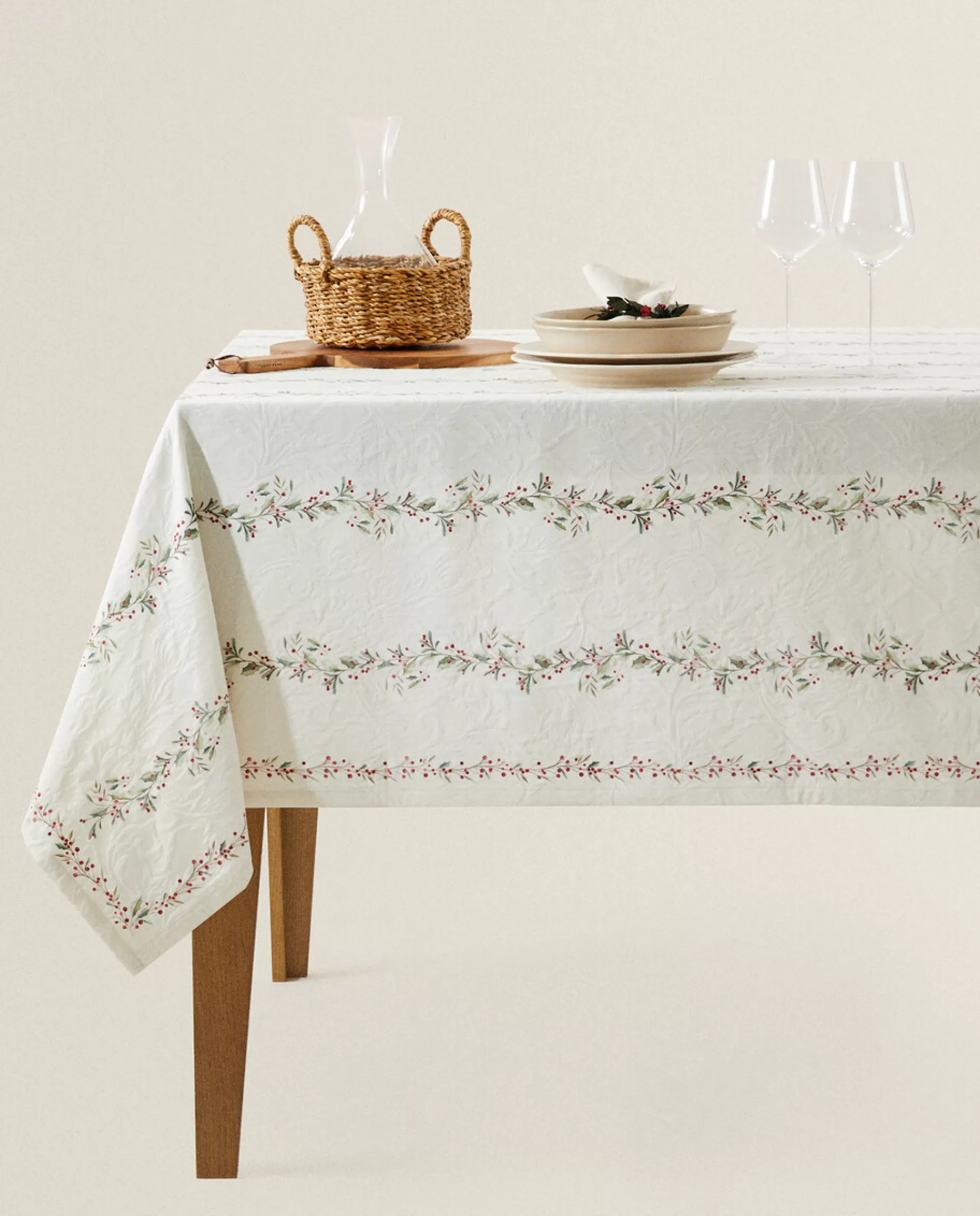 ZARA Home Jacquard Cotton Tablecloth With Christmas Holly Red Cheap