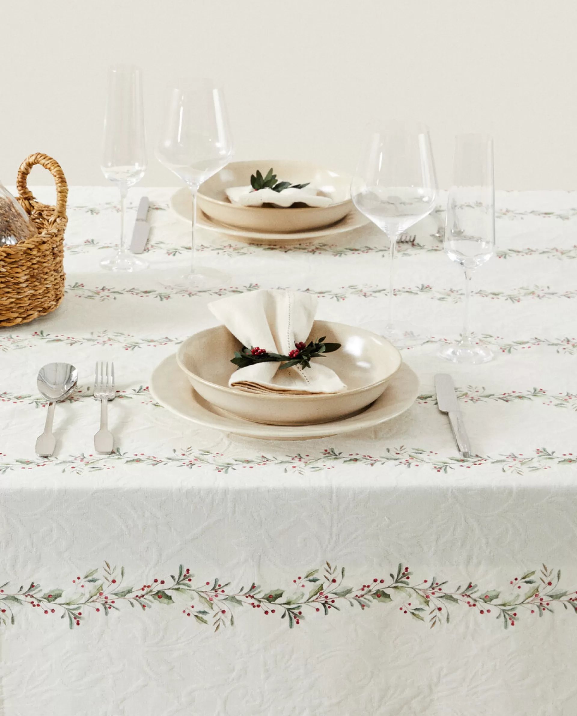 ZARA Home Jacquard Cotton Tablecloth With Christmas Holly Red Cheap