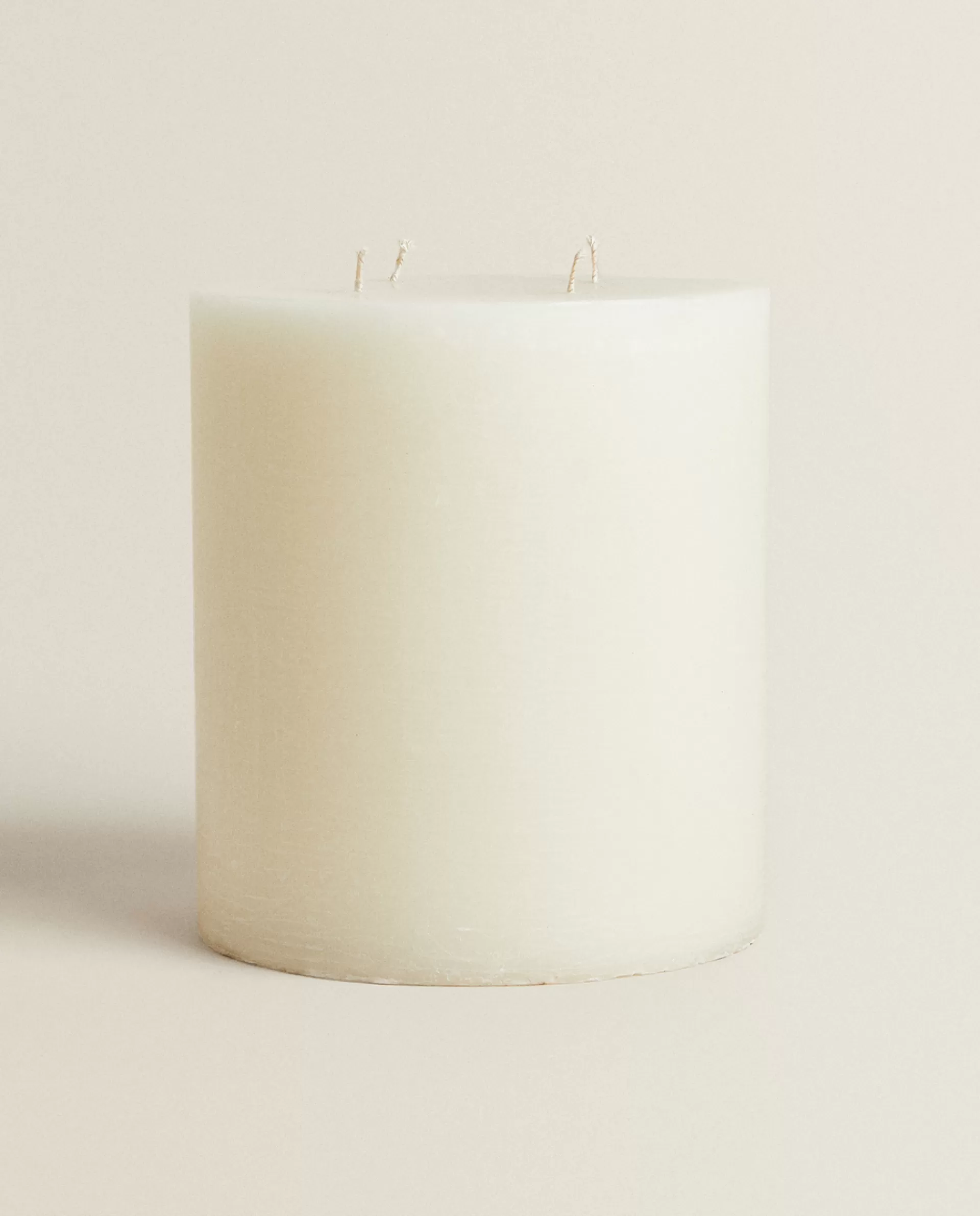 ZARA Home Large Candle White Store