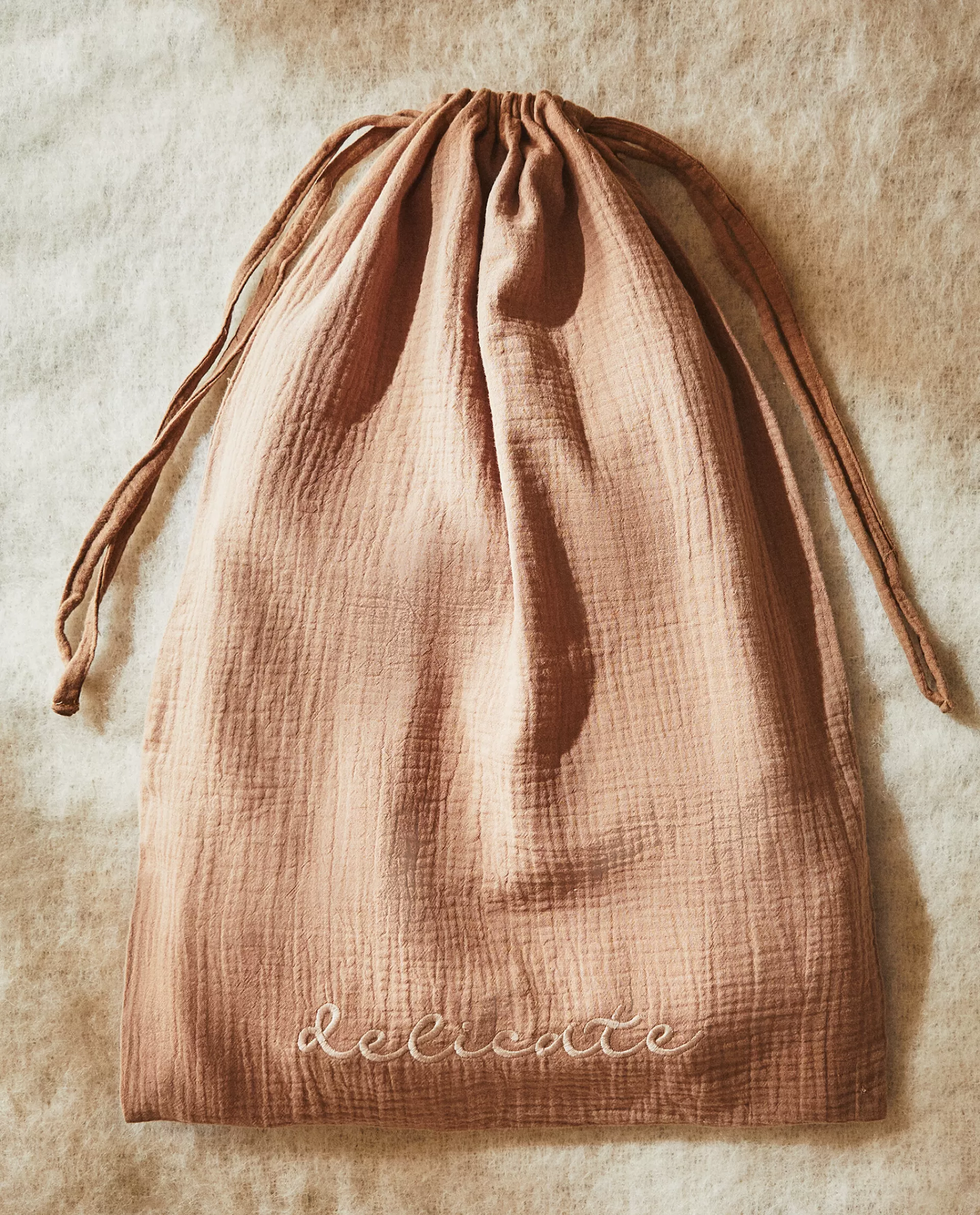 large_star_print_laundry_bag_2-1.webp ZARA Home Large Star Print Laundry Bag Taupe Discount