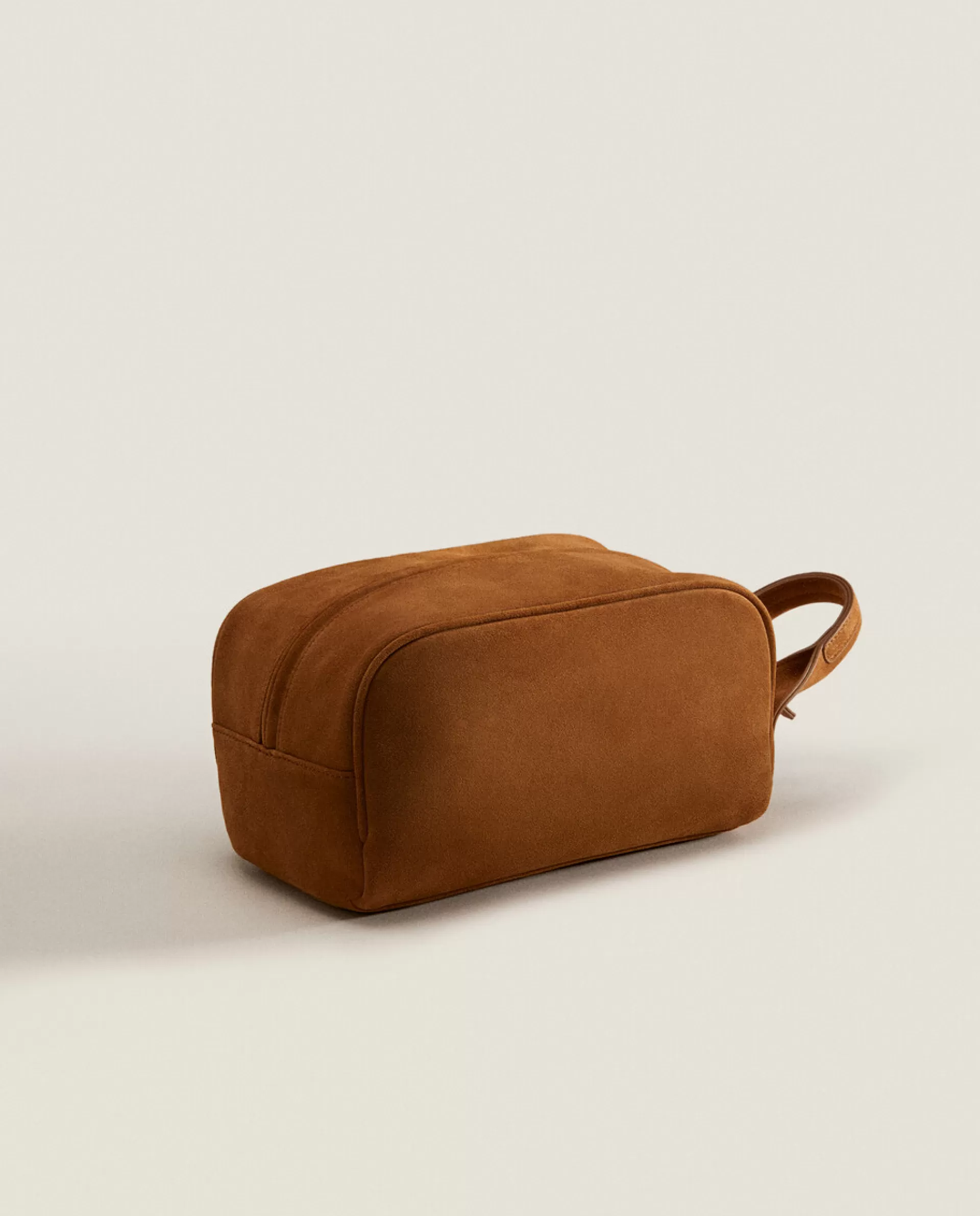 ZARA Home Leather Toiletry Bag 1-105 Discount