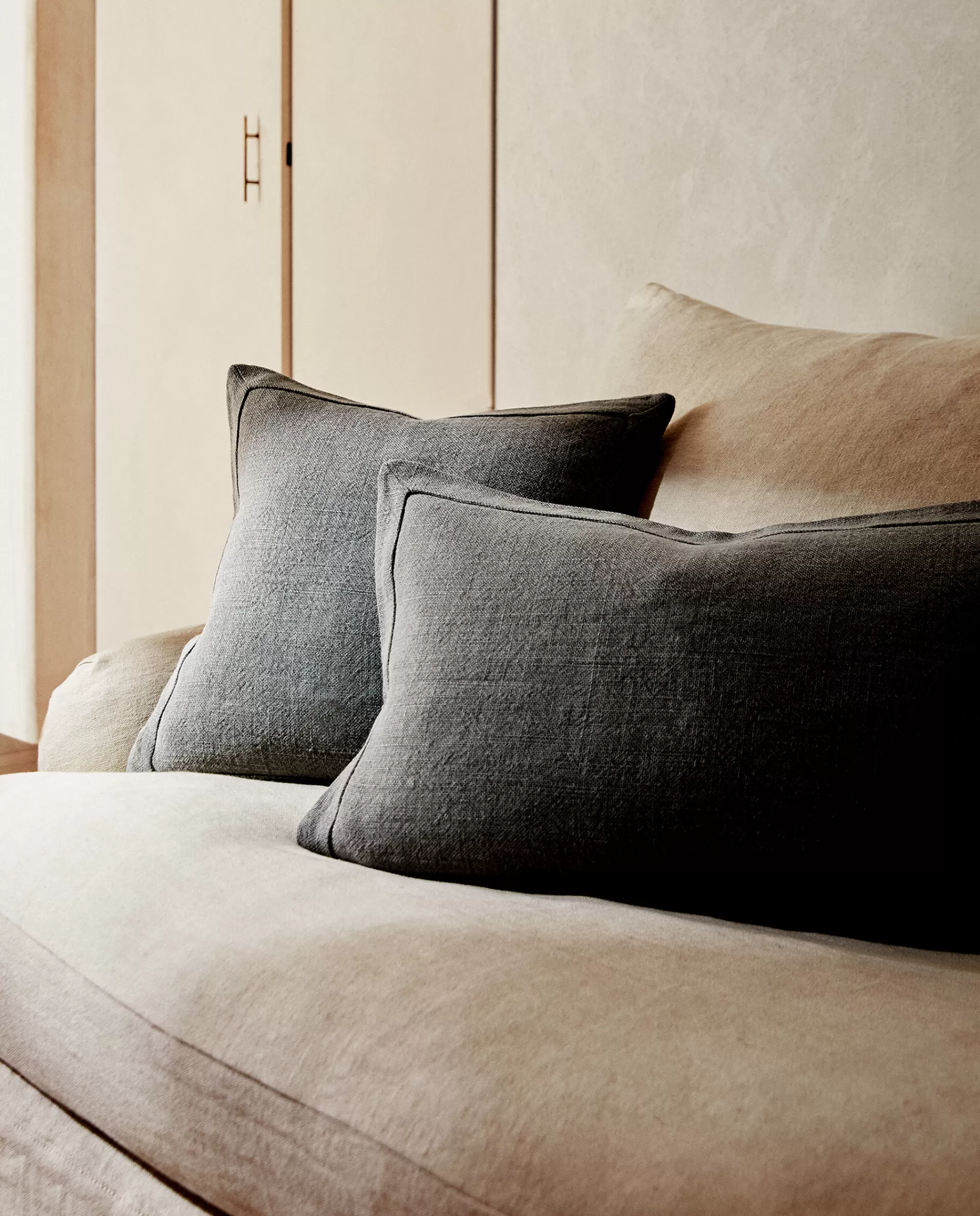 linen_throw_pillow_cover_2-14.webp ZARA Home Linen Throw Pillow Cover Petroleum New