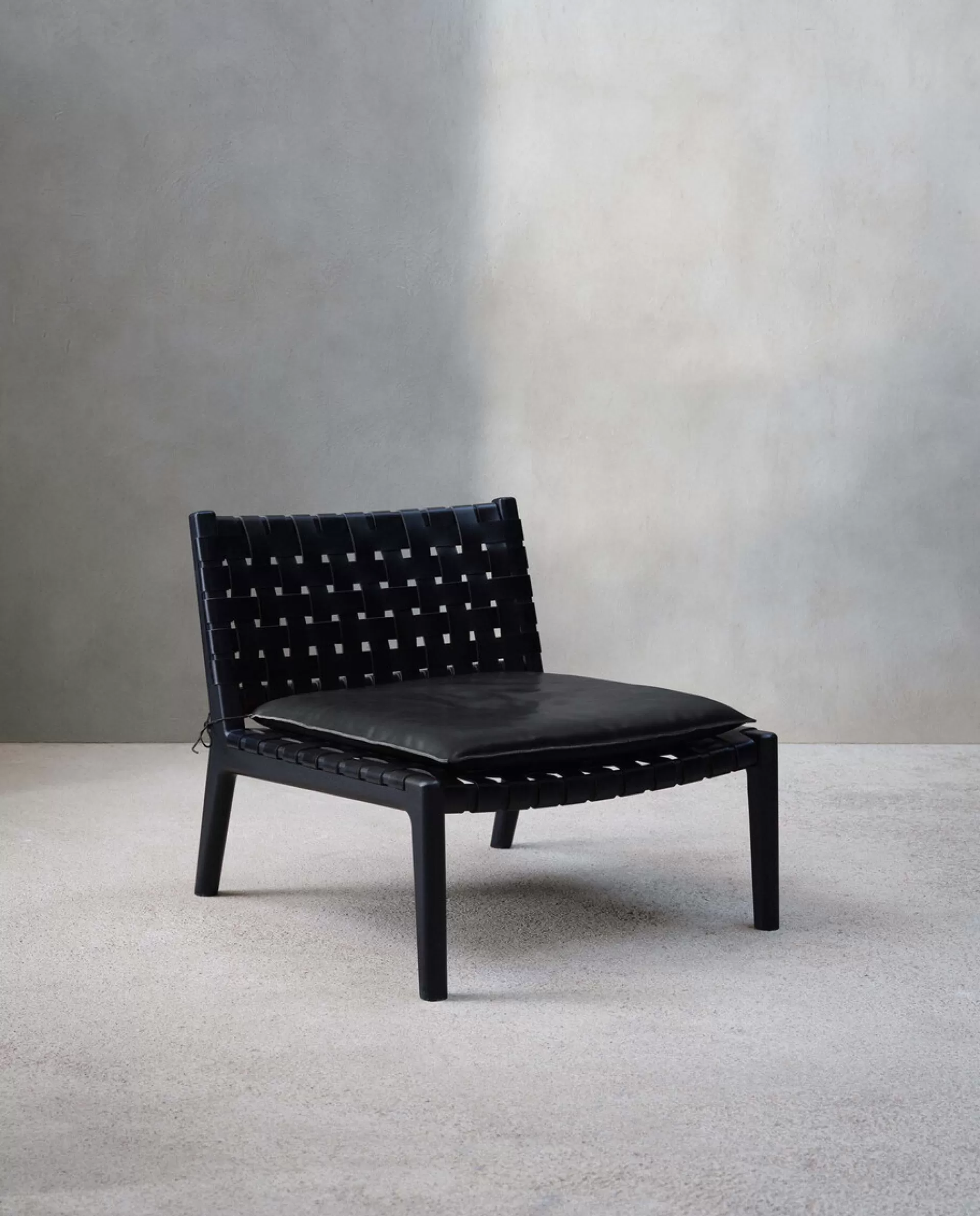 ZARA Home Lounge Chair 01 Black Flash Sale