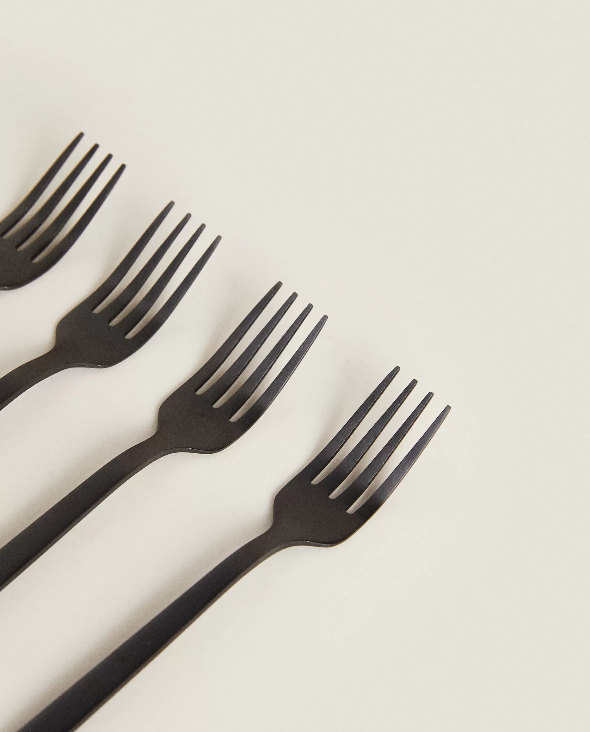 matte_brunch_forks_pack_of__3-1.webp ZARA Home Matte Brunch Forks (Pack Of 4) Black Shop