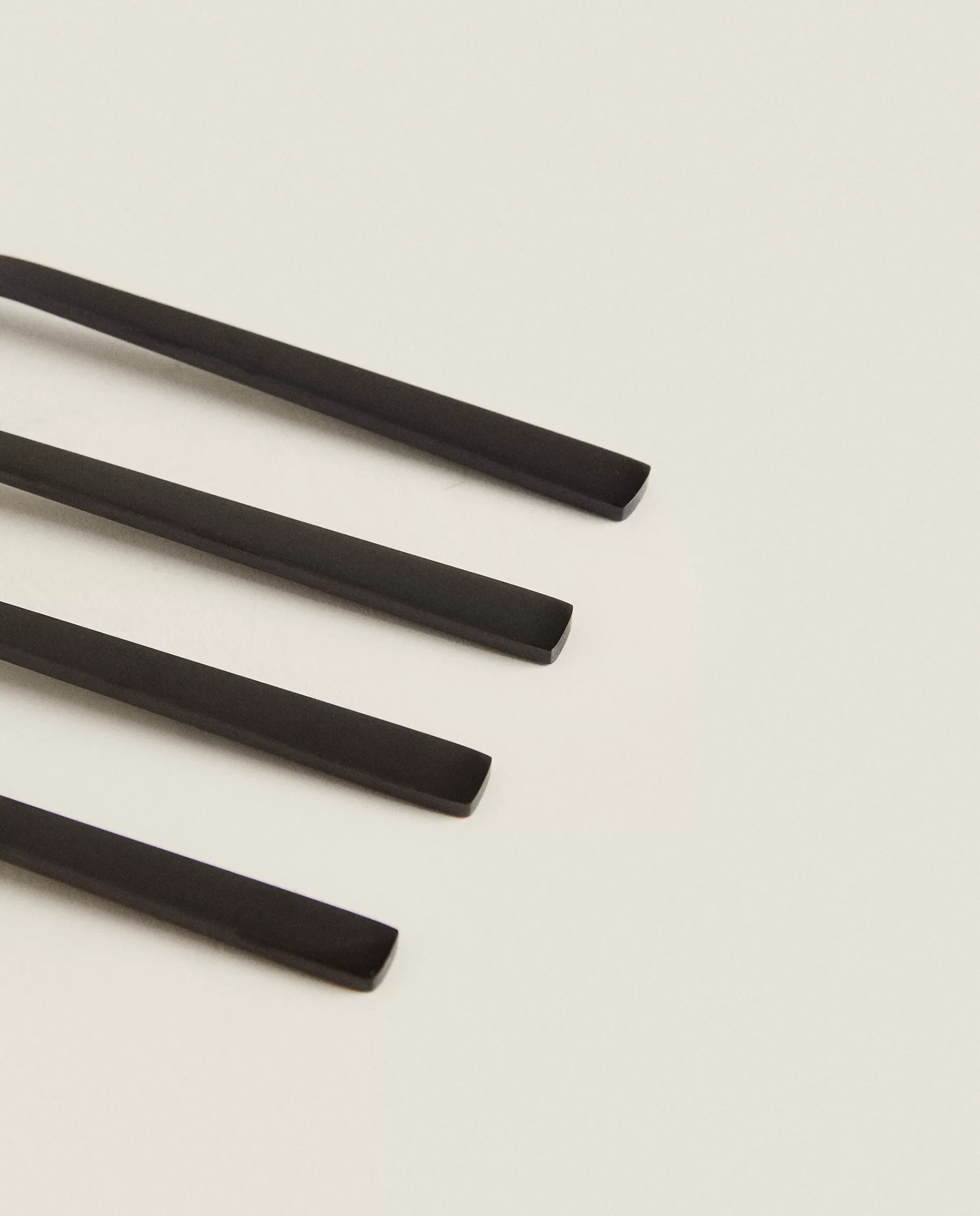 matte_brunch_forks_pack_of__4-1.webp ZARA Home Matte Brunch Forks (Pack Of 4) Black Shop
