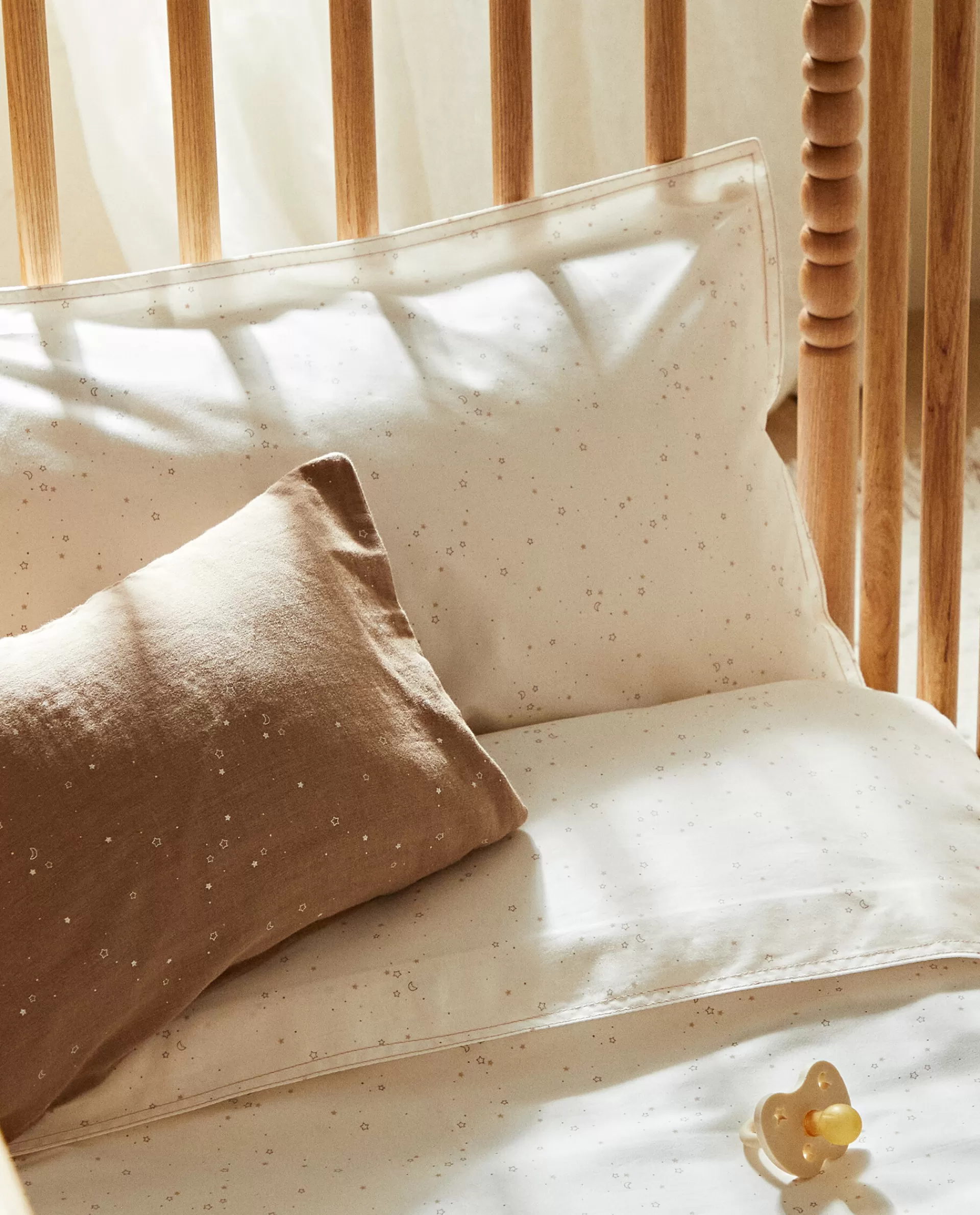 moons_and_stars_duvet_cover_2-3.webp ZARA Home Moons And Stars Duvet Cover Taupe Fashion