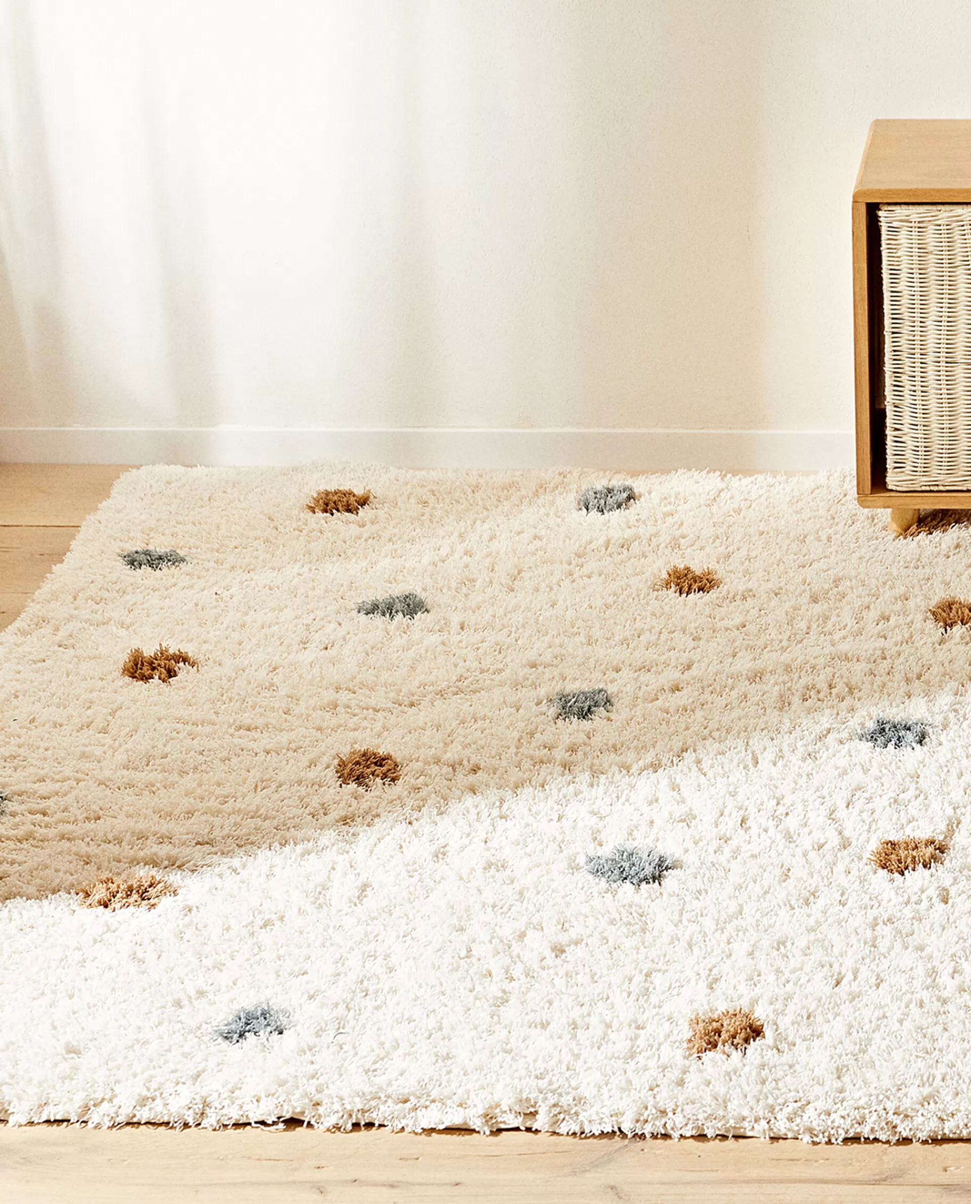 multicolored_dotted_rug_2-1.webp ZARA Home Multicolored Dotted Rug Cream Shop