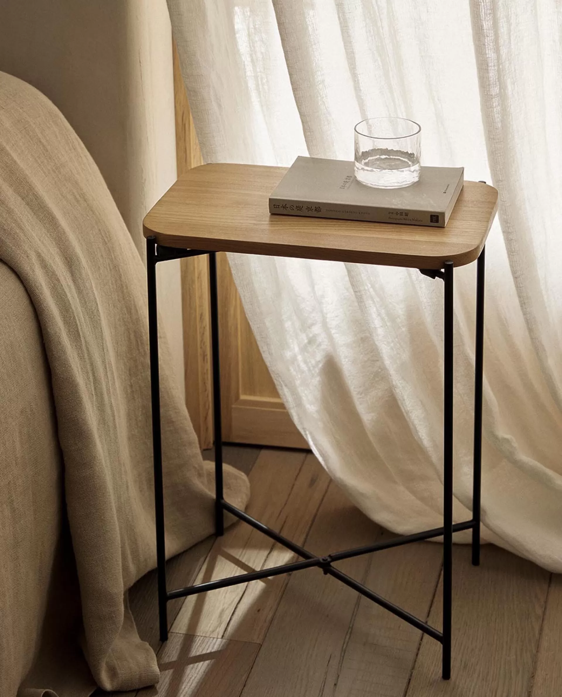 oak_side_table_2-1.webp ZARA Home Oak Side Table Black Flash Sale