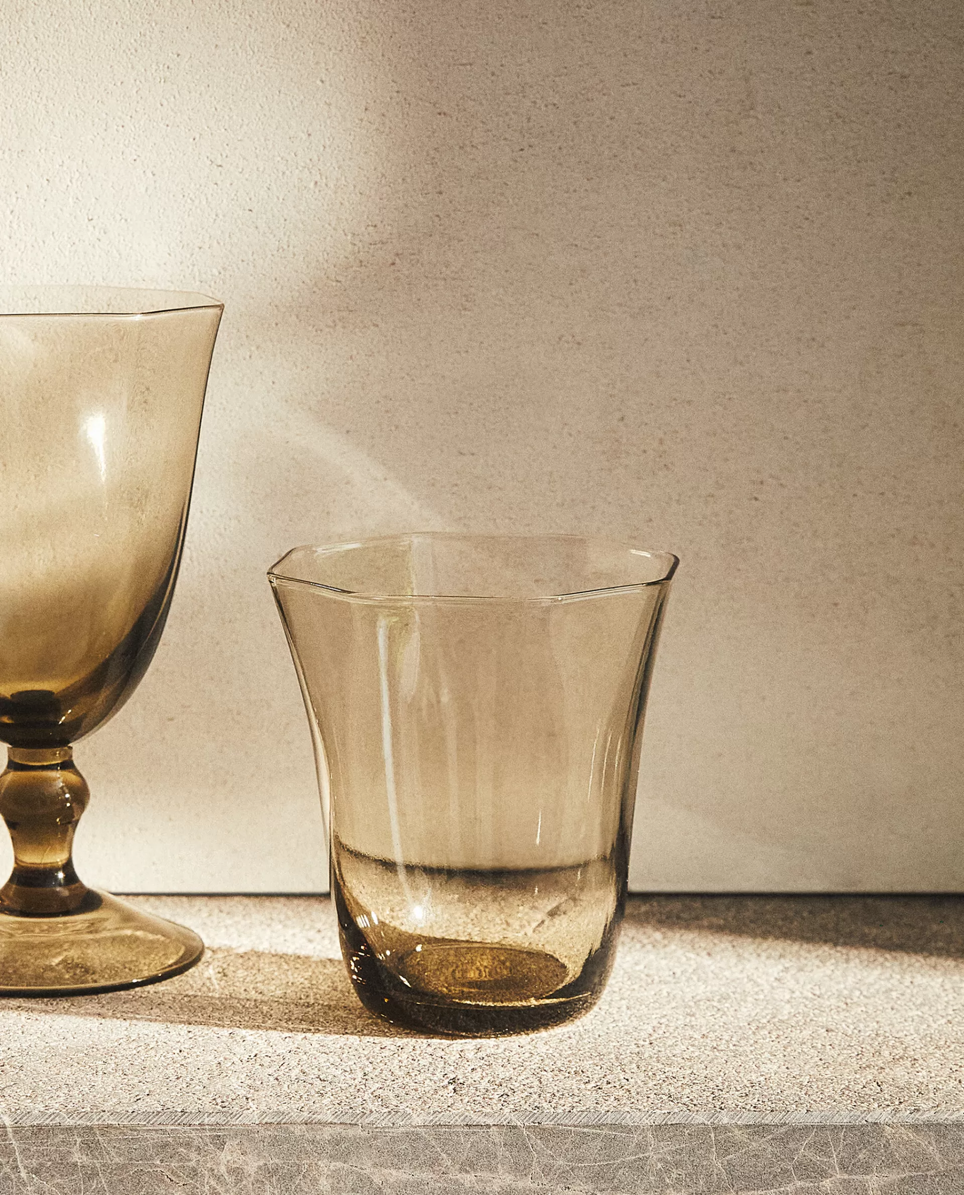 octagonal_wine_glass_2-1.webp ZARA Home Octagonal Wine Glass Marron Topo Best