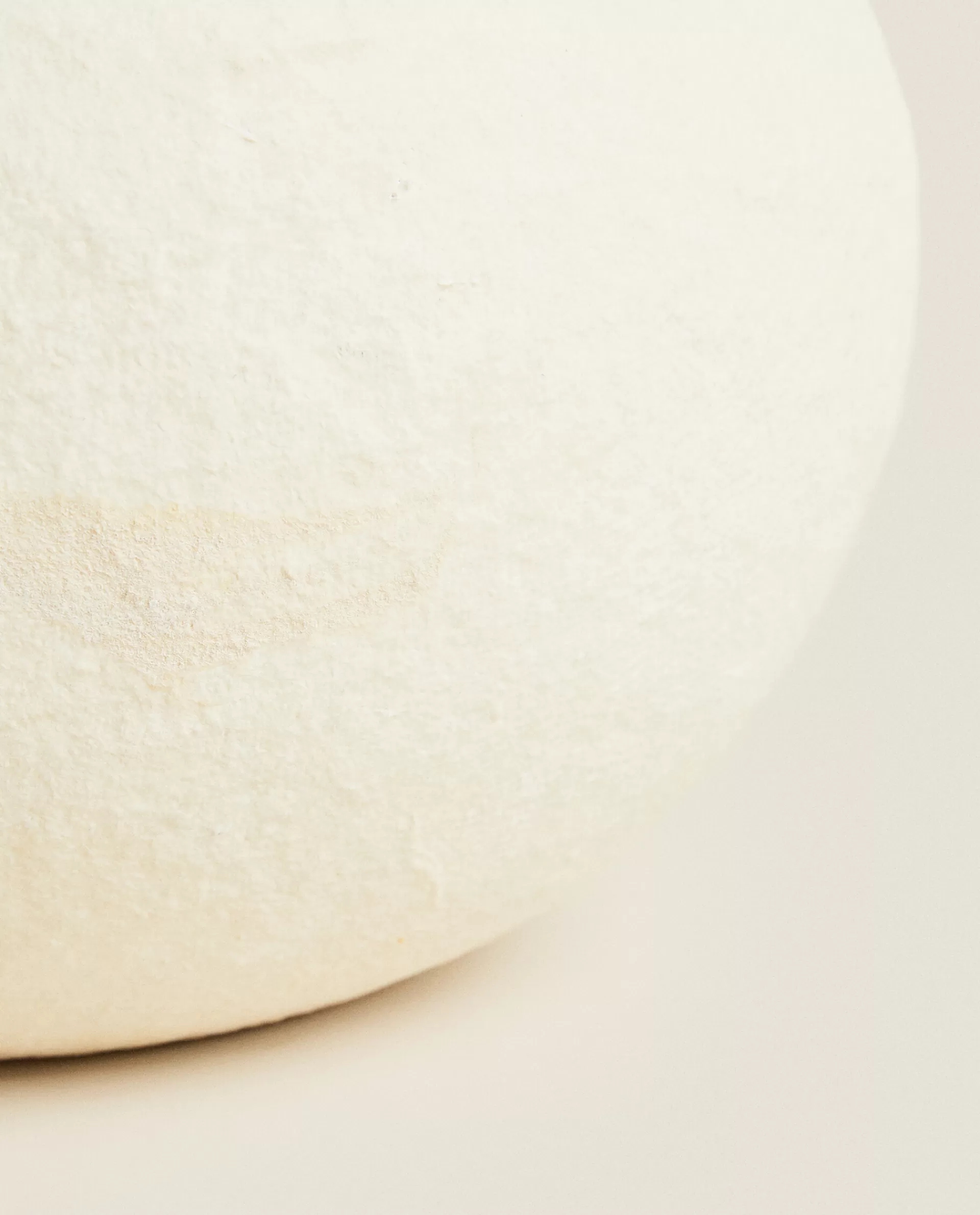 papiermache_vase_4-2.webp ZARA Home Papier-Mache Vase White Fashion