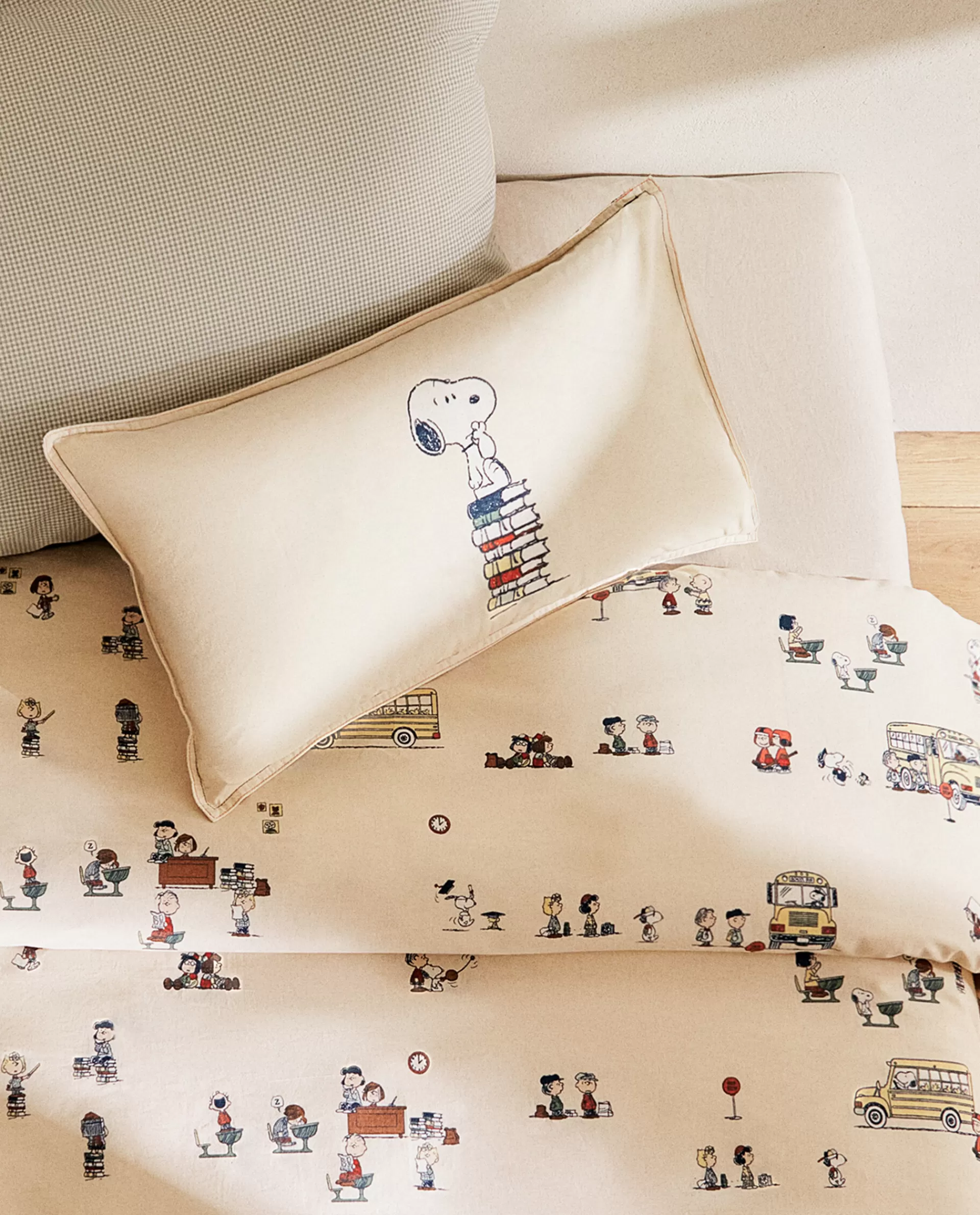 peanuts_duvet_cover_2-1.webp ZARA Home Peanuts™ Duvet Cover Multicolored Outlet