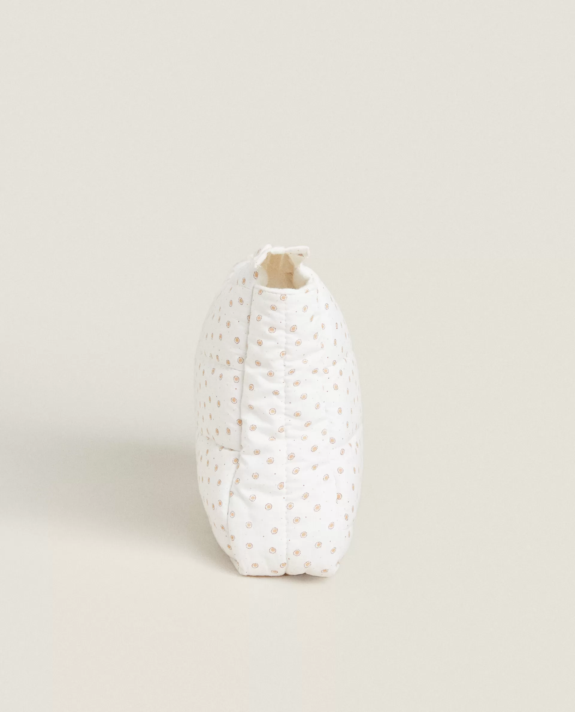 polka_dot_cotton_toiletry_bag_3-1.webp ZARA Home Polka Dot Cotton Toiletry Bag White Flash Sale