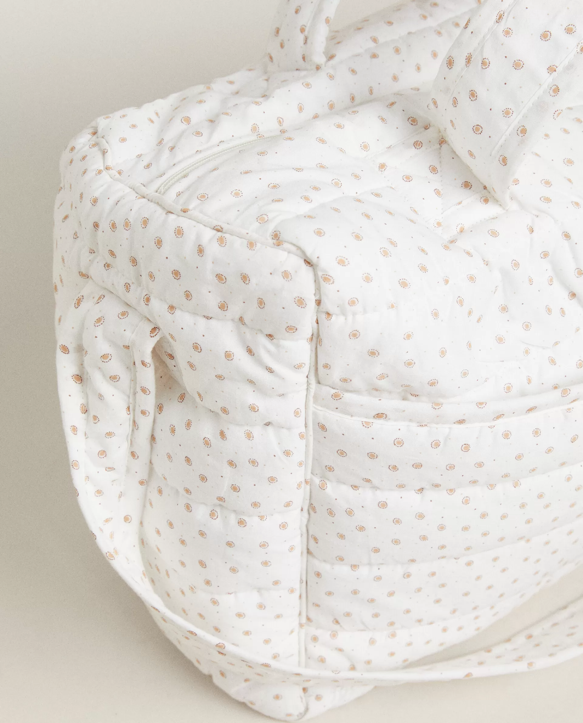 polka_dot_diaper_bag_4-1.webp ZARA Home Polka Dot Diaper Bag White Cheap