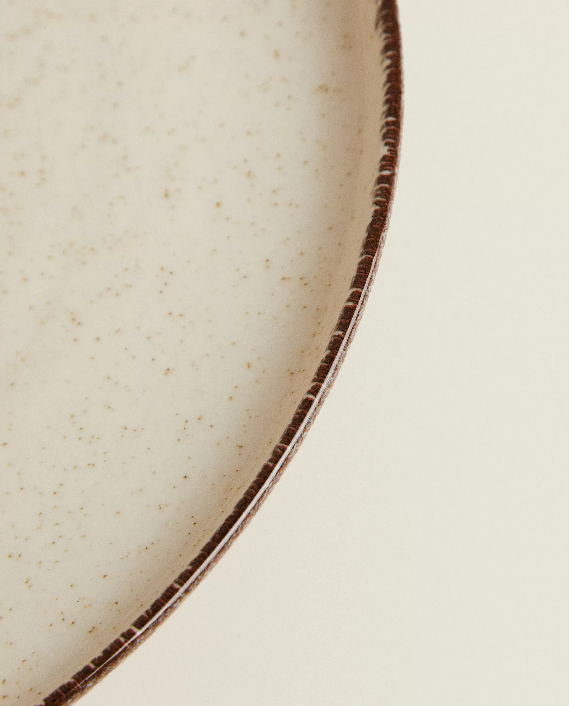 porcelain_dinner_plate_with_antique_finish_rim_3-2.webp ZARA Home Porcelain Dinner Plate With Antique Finish Rim Ecru Outlet