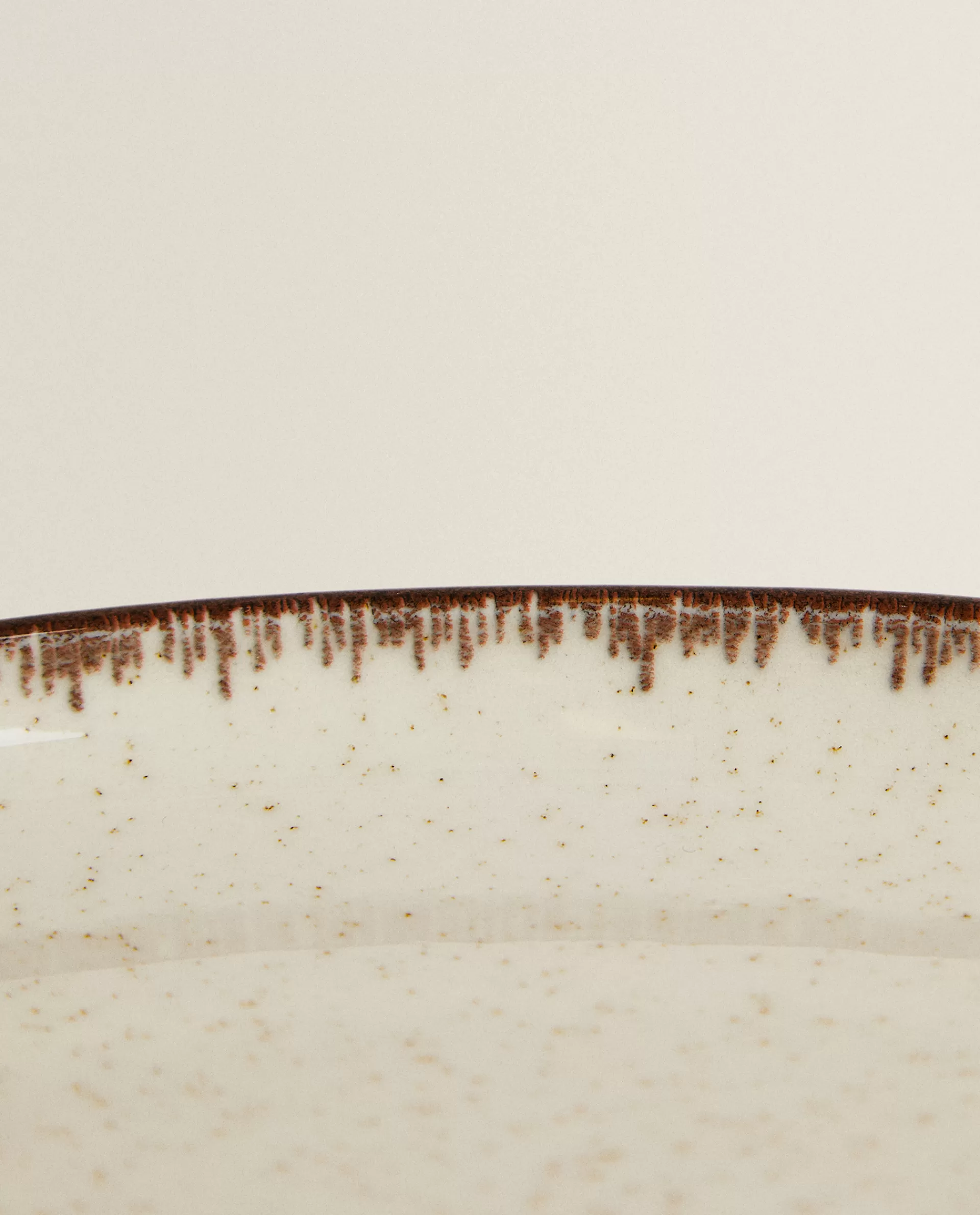 porcelain_dinner_plate_with_antique_finish_rim_4-2.webp ZARA Home Porcelain Dinner Plate With Antique Finish Rim Ecru Outlet