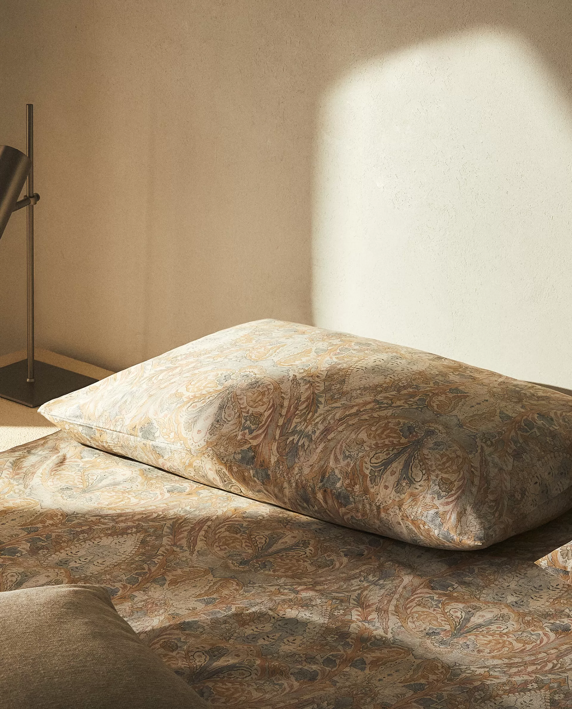 printed_pillowcase_2-1.webp ZARA Home Printed Pillowcase Grey/Blue New