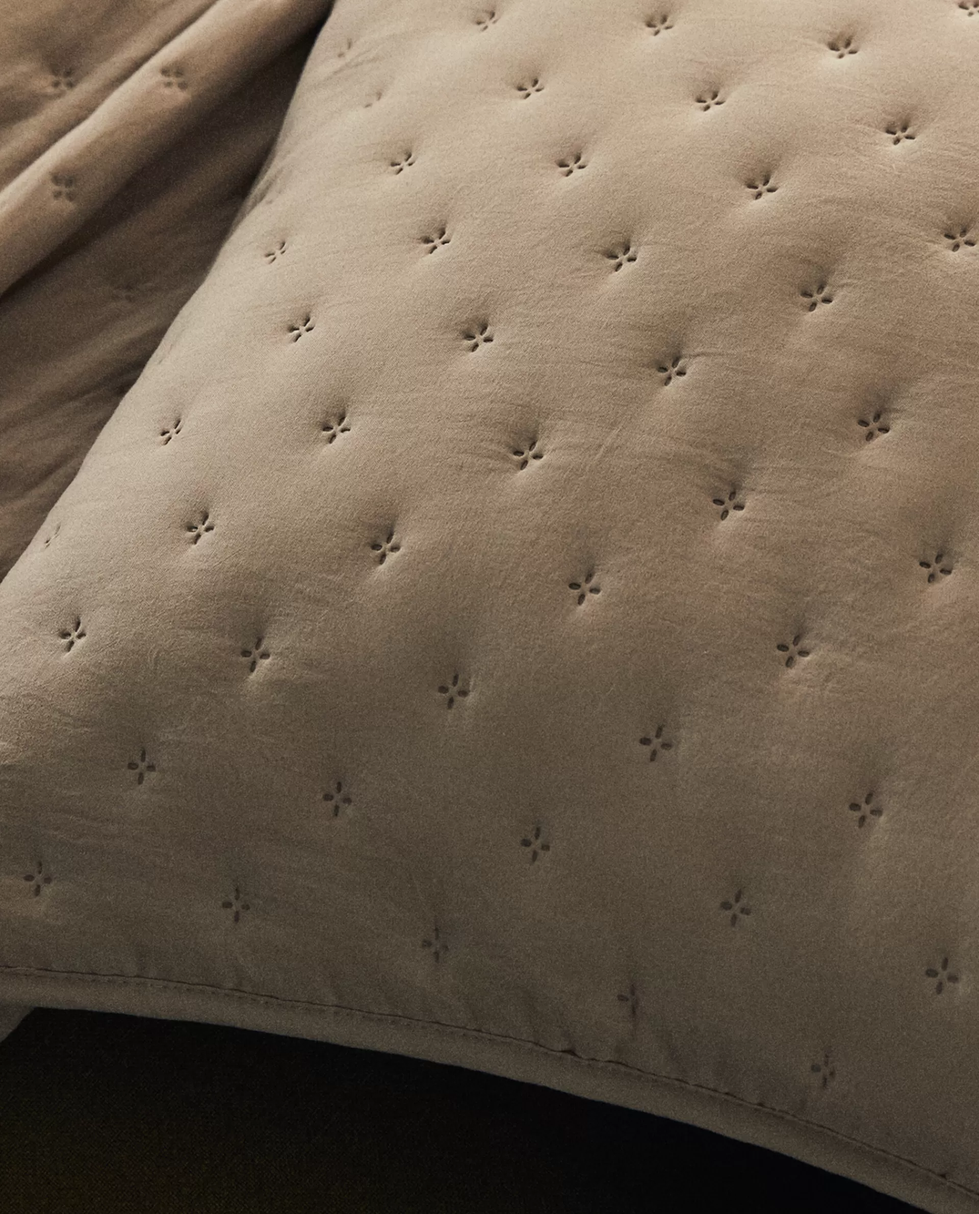 quilted_dotted_throw_pillow_cover_2-6.webp ZARA Home Quilted Dotted Throw Pillow Cover Grey Cheap