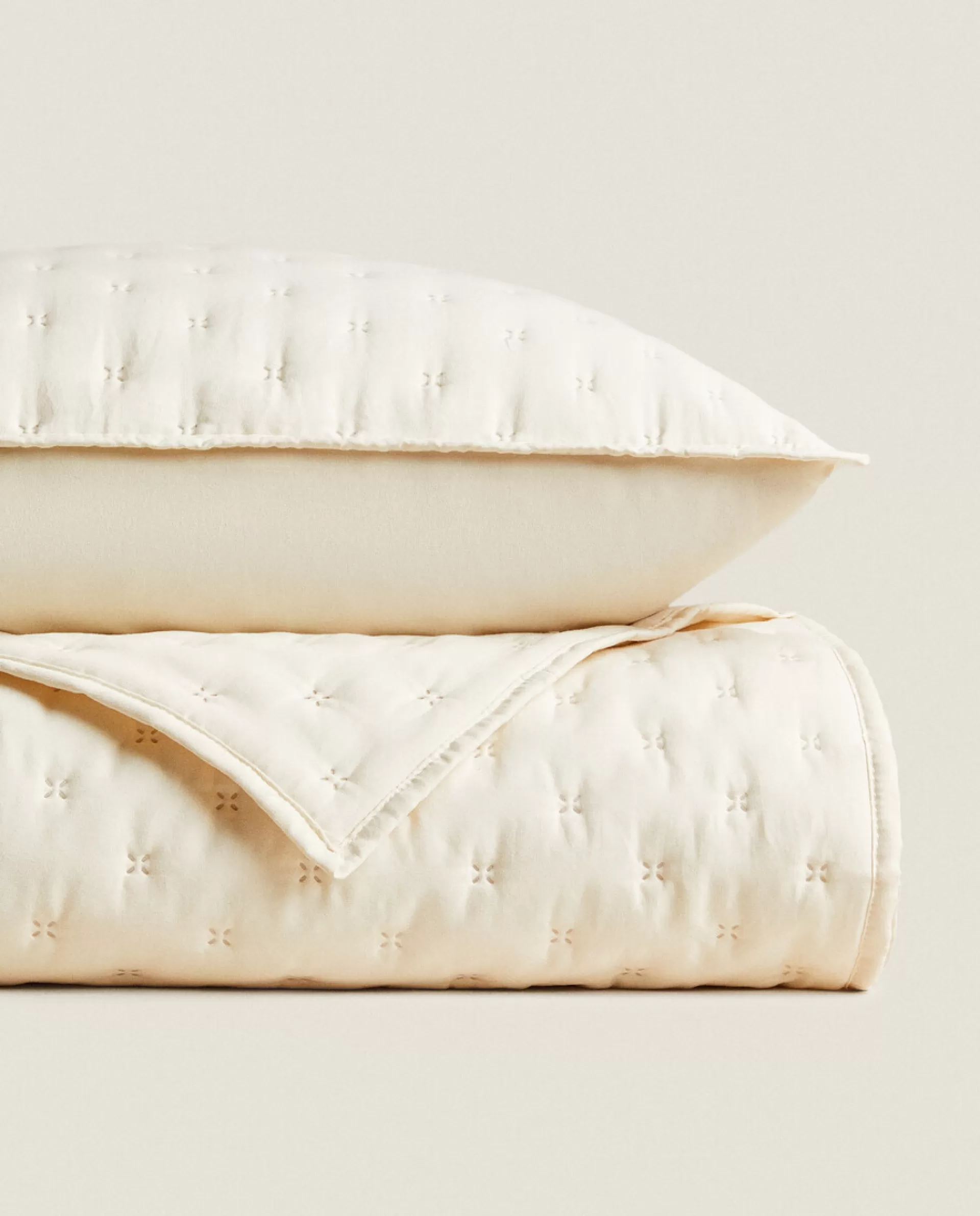 ZARA Home Quilted Quilt With Dots Cream Sale