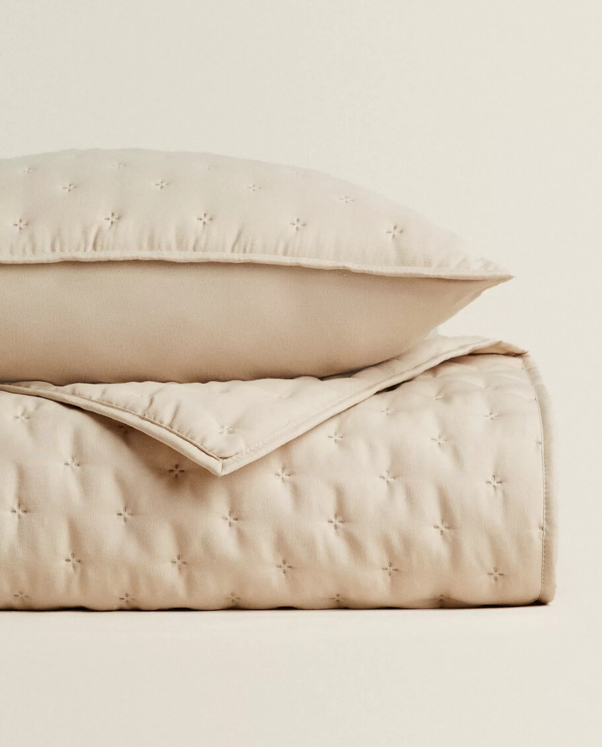 ZARA Home Quilted Quilt With Dots Beige Store
