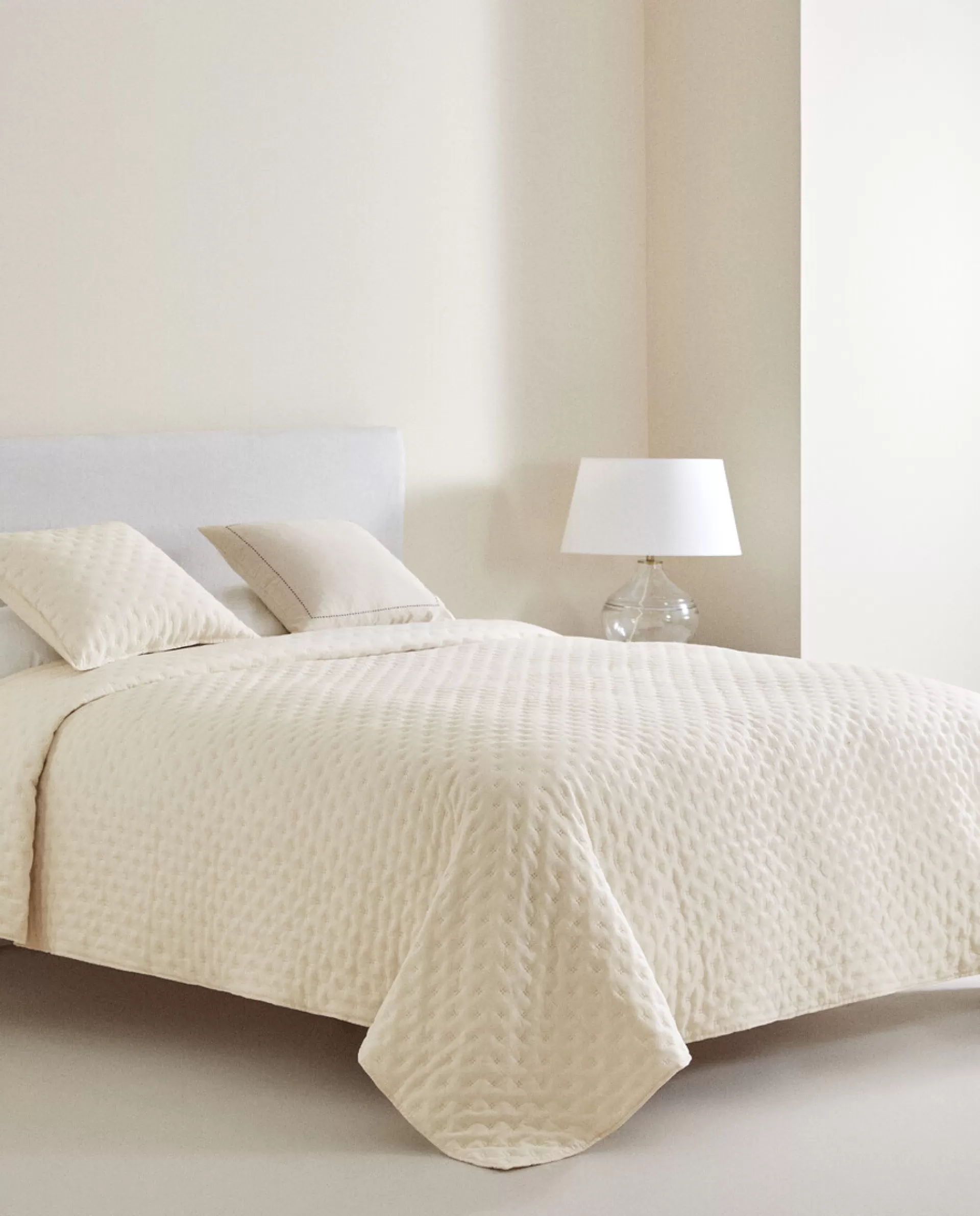 ZARA Home Quilted Quilt With Dots Cream Sale