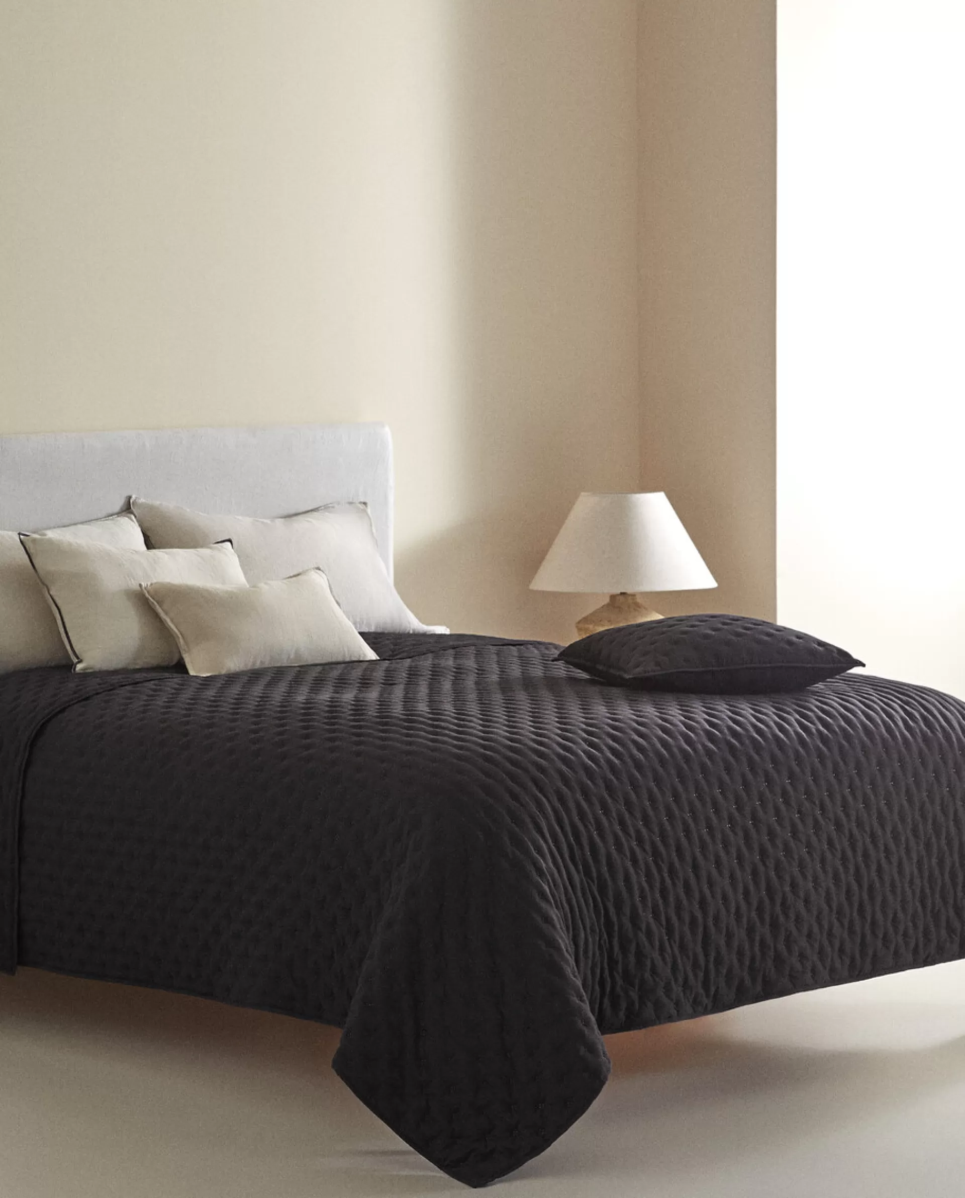 ZARA Home Quilted Quilt With Dots Black Clearance